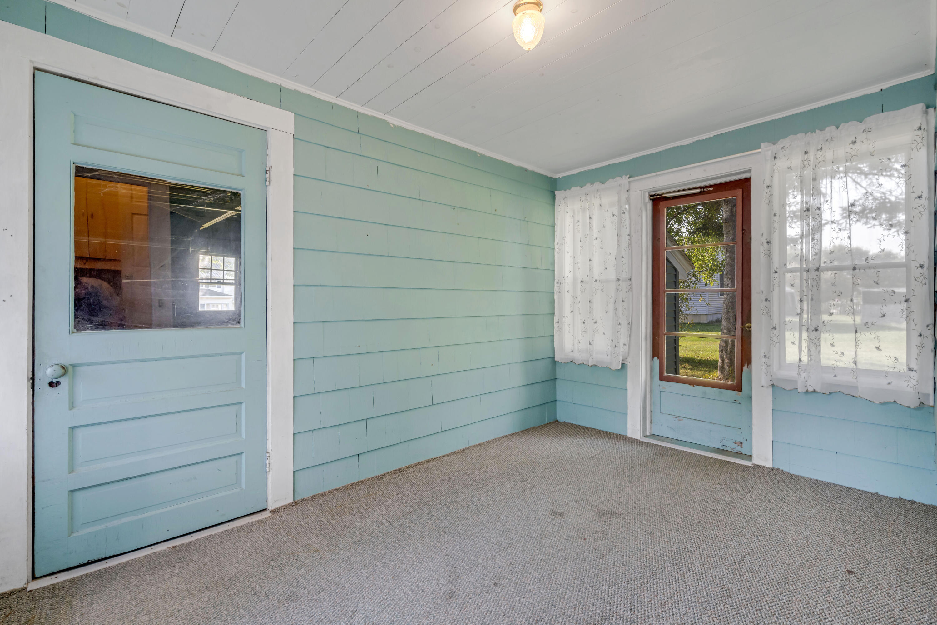 196 Stevens Mill Road, Auburn, ME 04210 Mudroom