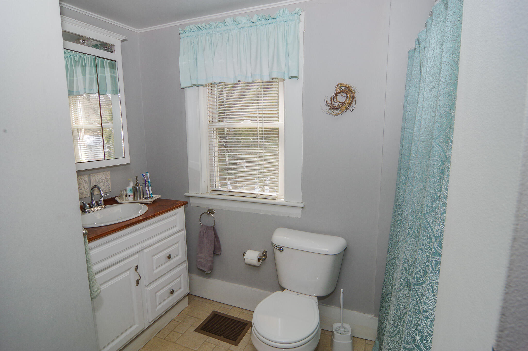 61 Pleasant Street, Dexter, ME, 04930