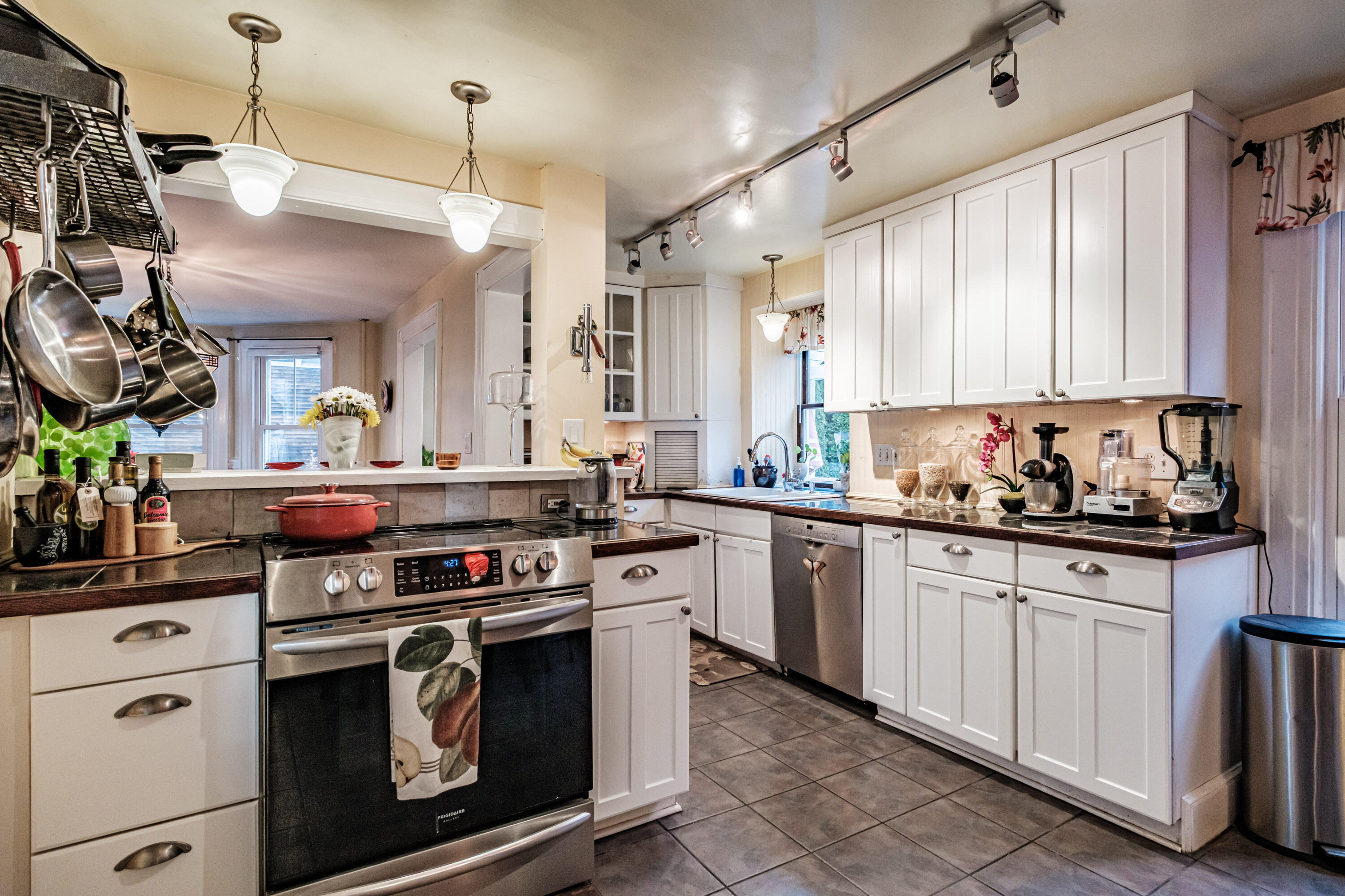 10 Whitehall Avenue, South Portland, ME, 04106