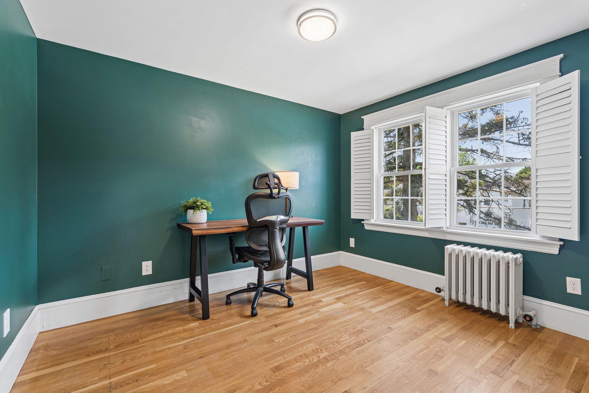 43 Pennsylvania Avenue, South Portland, ME 04106 Flexible space for family, guests, or a home office.