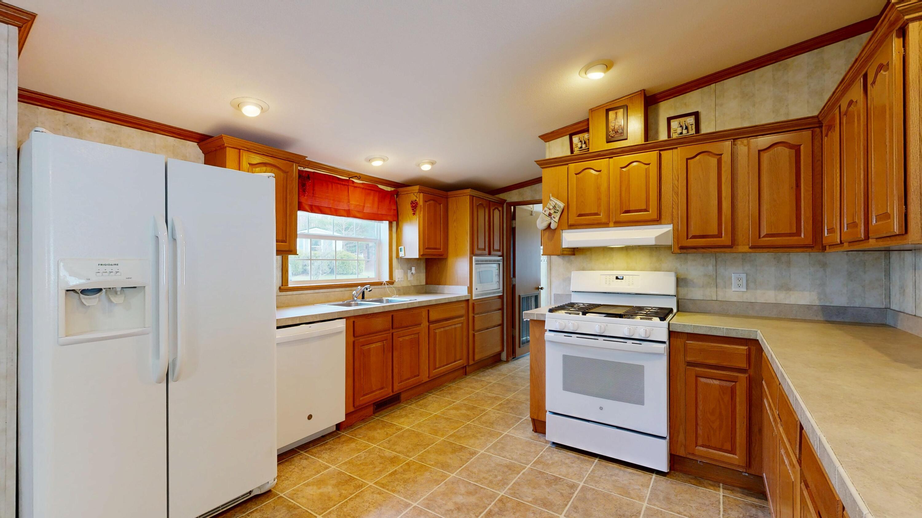 13 Evergreen Road, Lewiston, ME, 04240