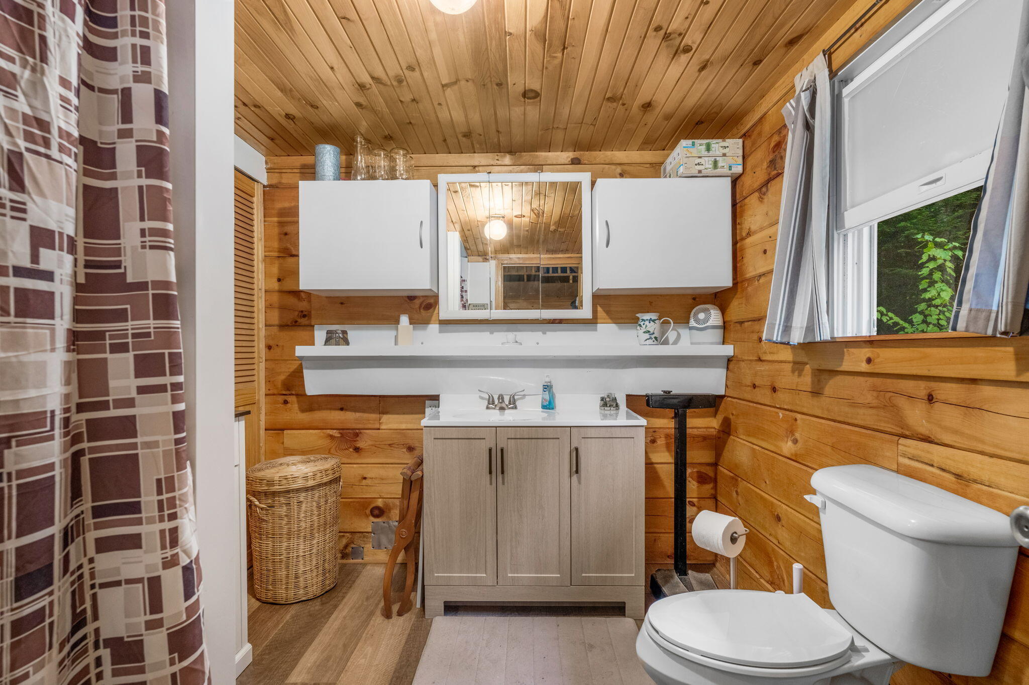 4-web-or-mls-687-e-madasgascal-pond-rd