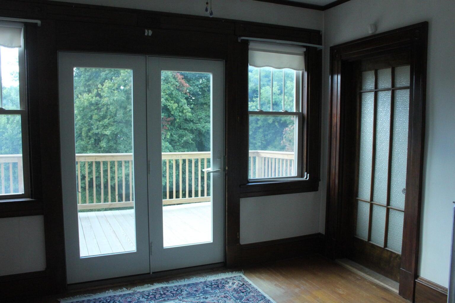 2nd floor den, to deck. Note the glass door to right.