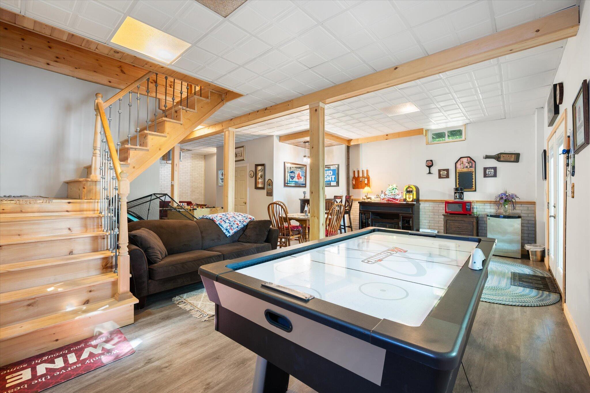 Walkout family/gameroom