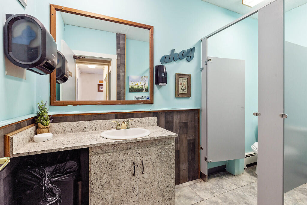 30 Main Street, Belfast, ME, 04915