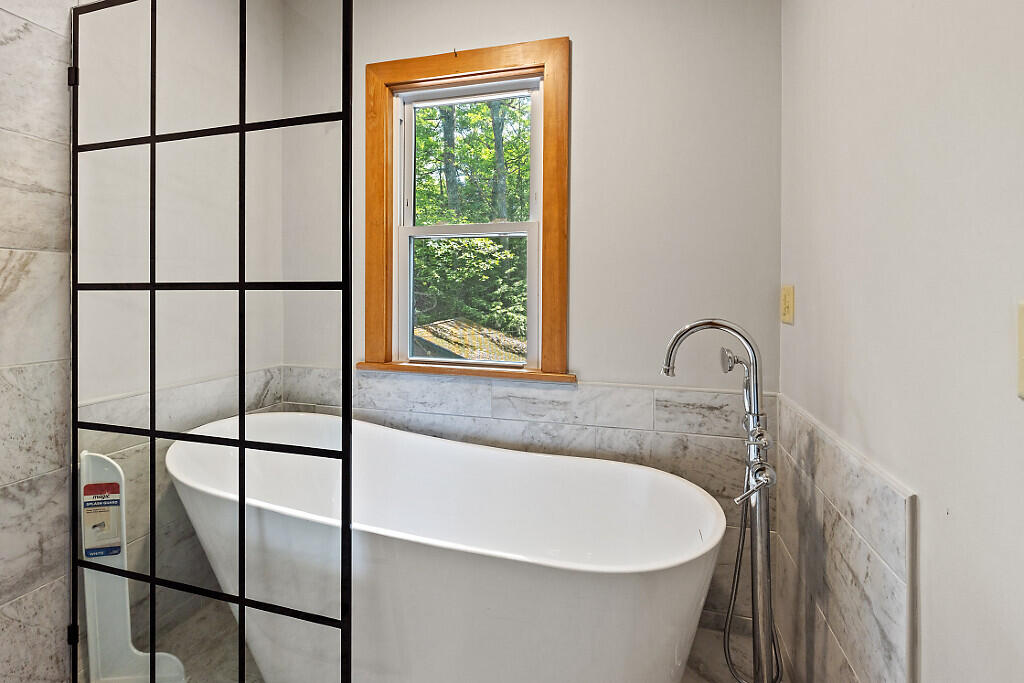 103 Taylor Woods Road, Belgrade, ME, 04917