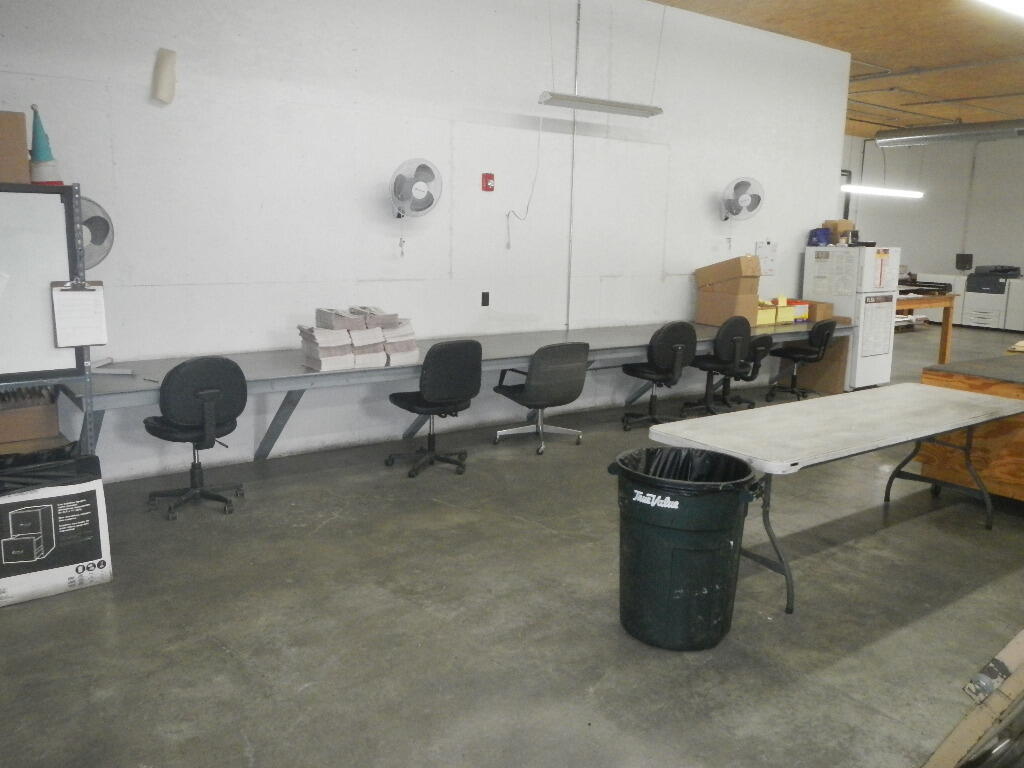 78 W Broadway, Lincoln, ME, 04457