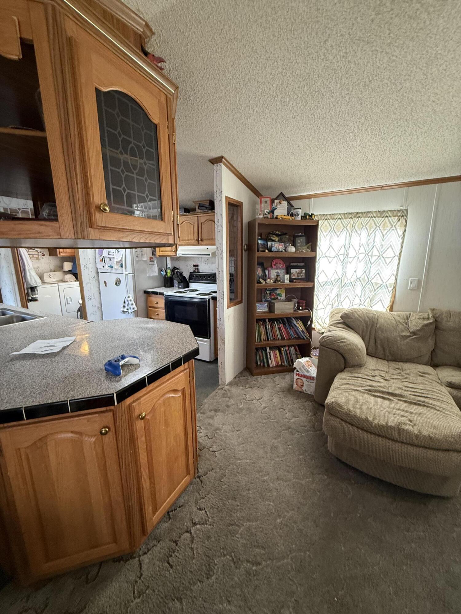 43 Whitten Road, Clinton, ME, 04927