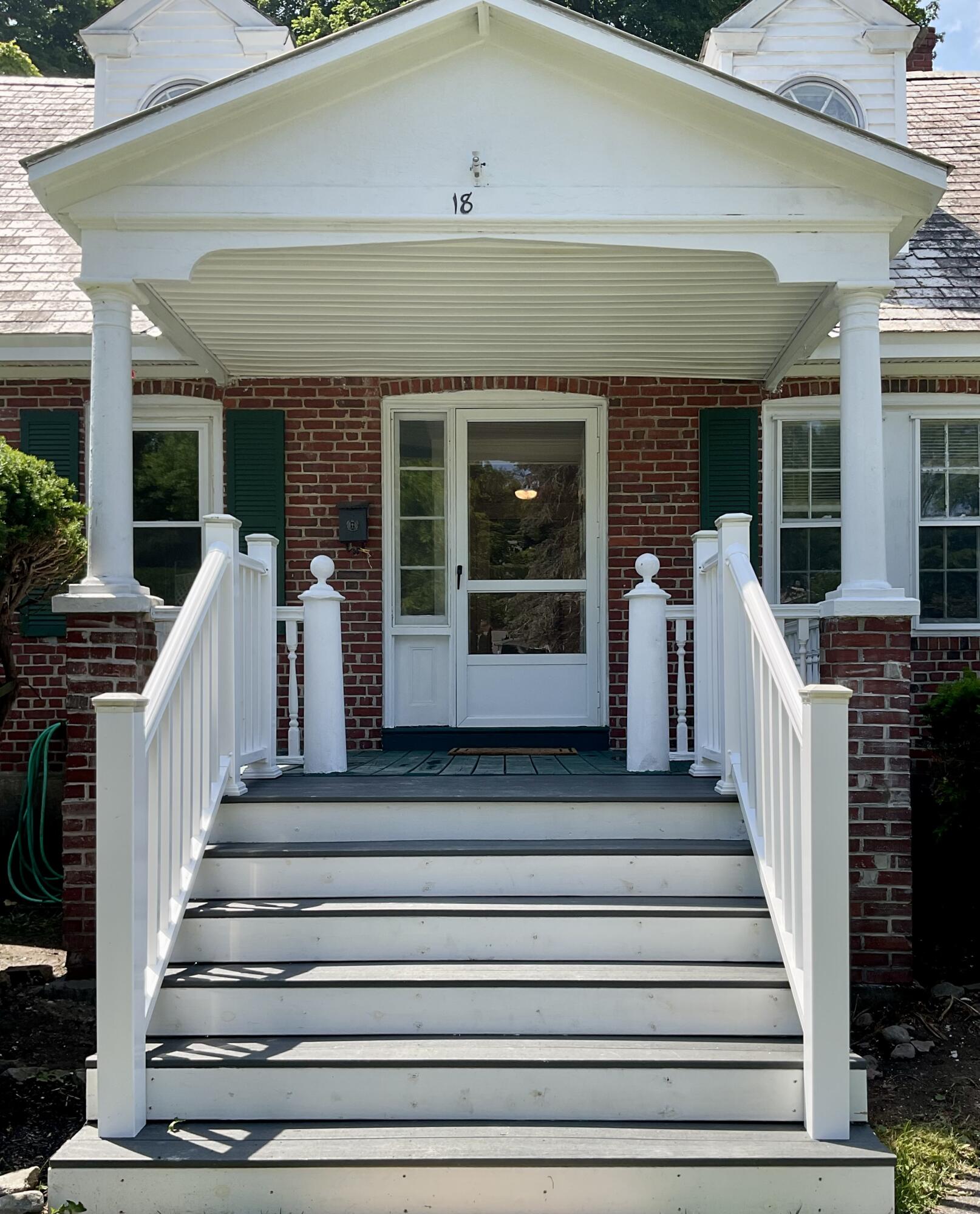 INVITING ENTRANCE