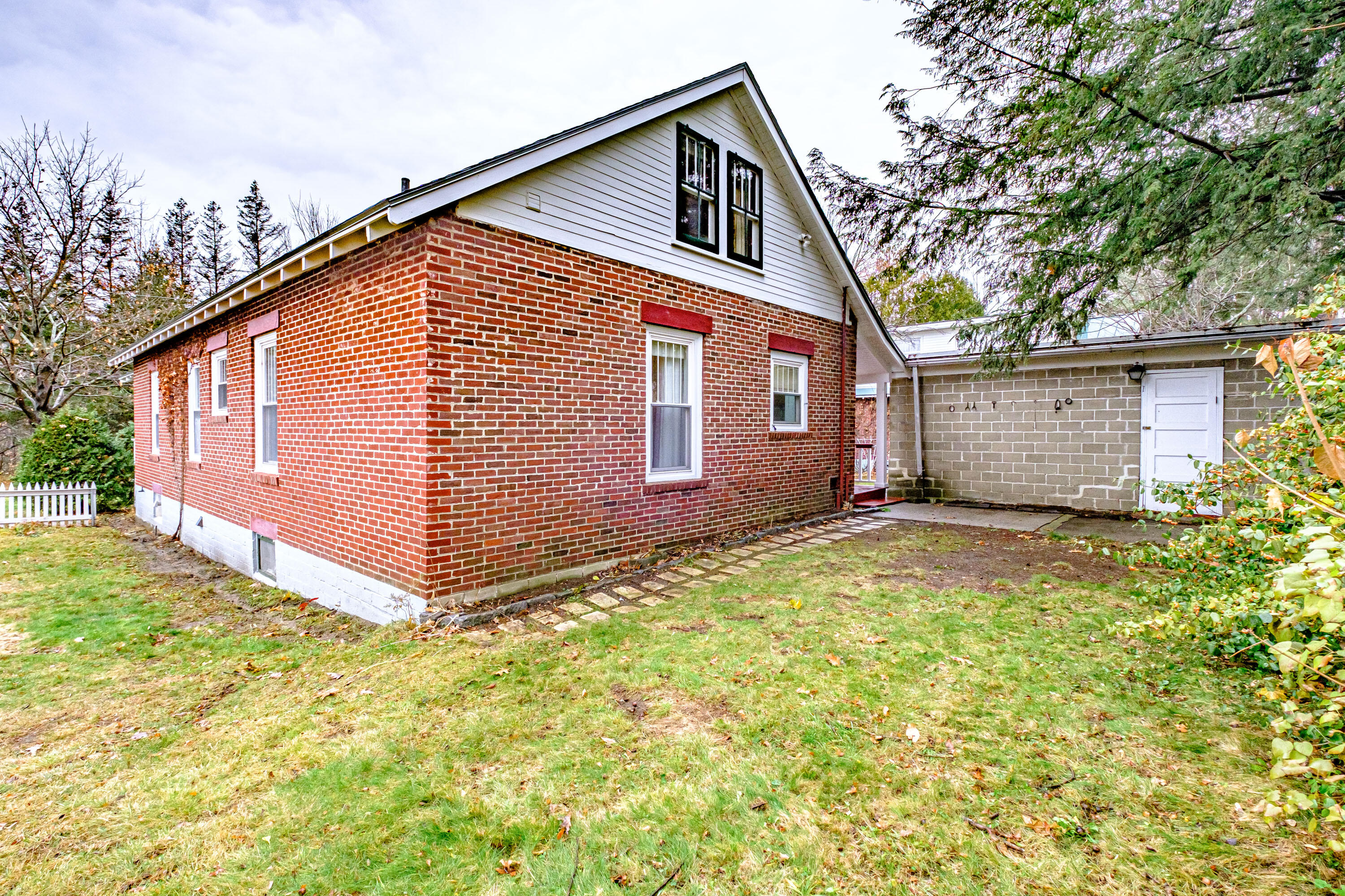 424 Pine Street, Rumford, ME, 04276-2121