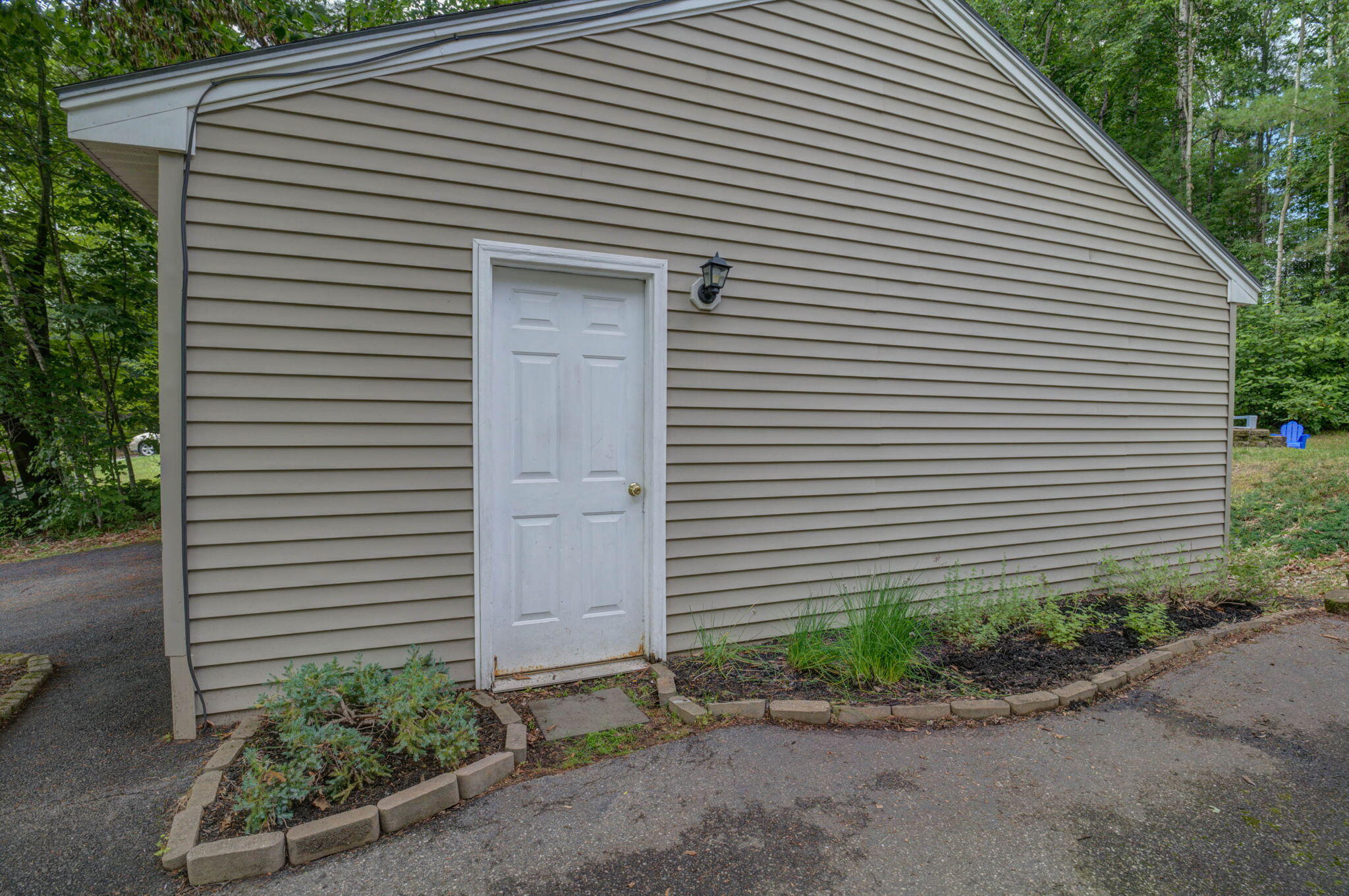 27 Country Club Drive