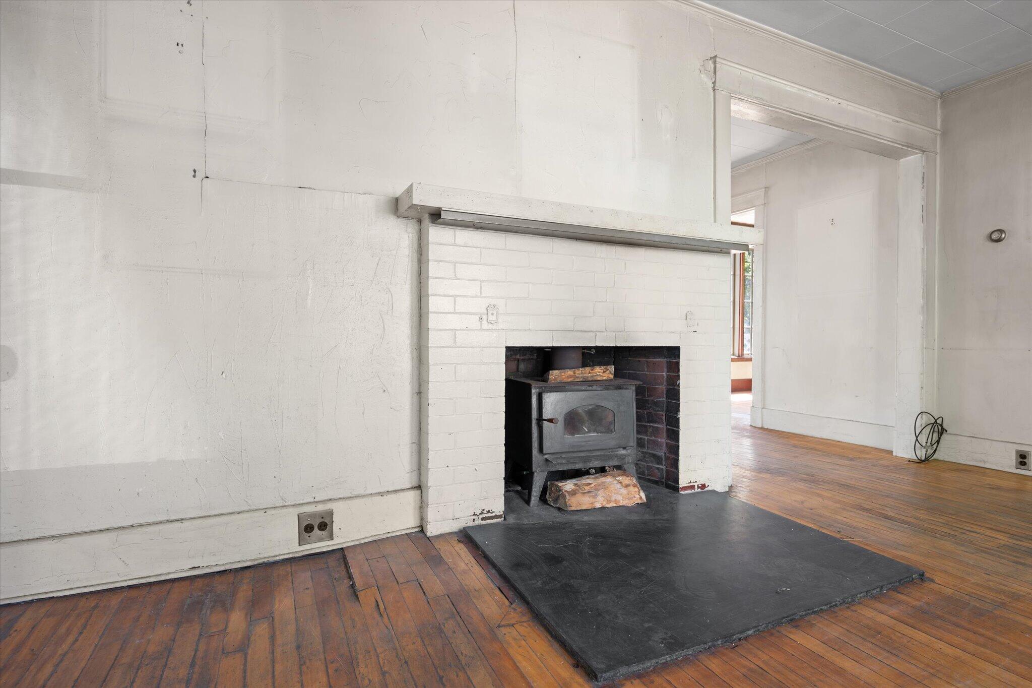 06-Living Room
