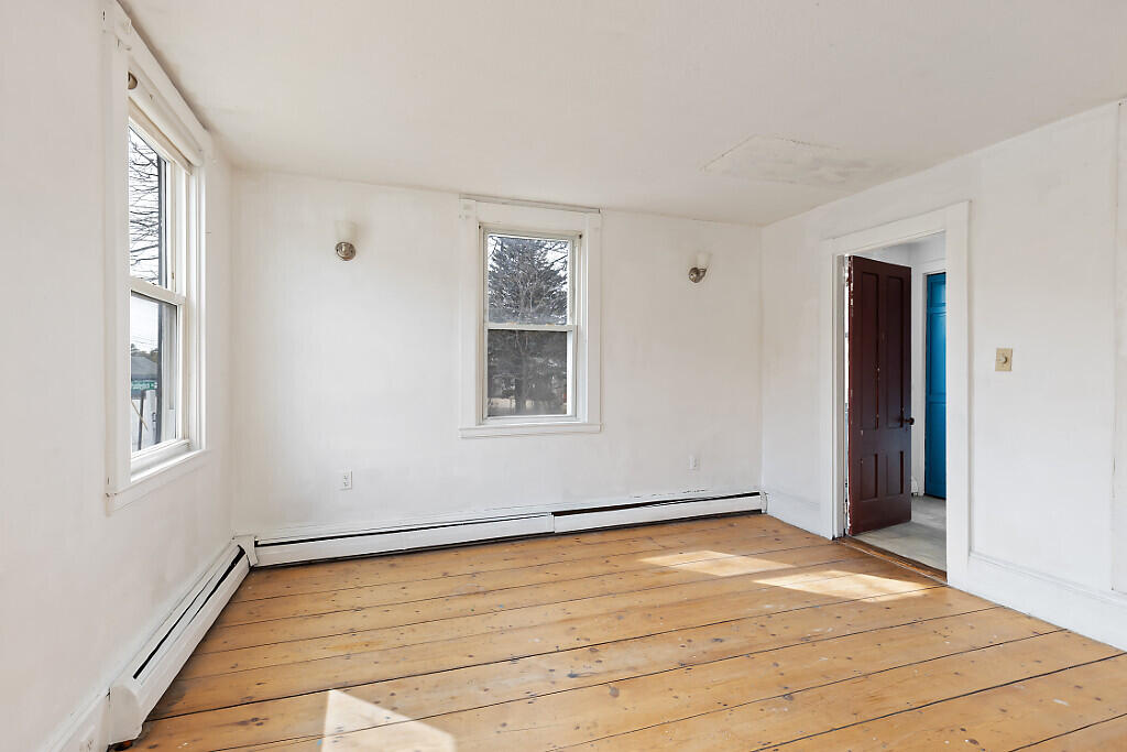 903 Western Avenue, Manchester, ME, 04351