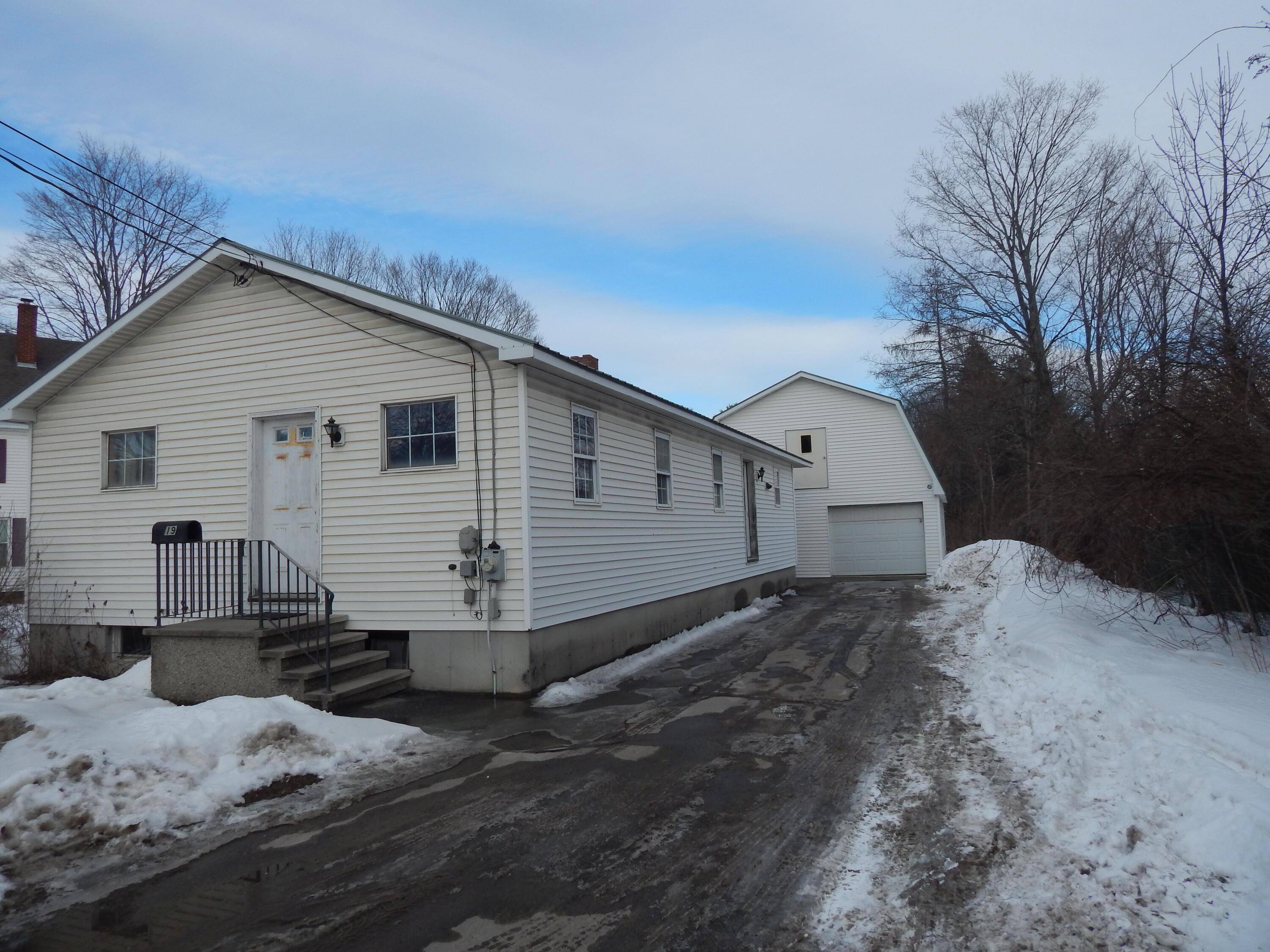 19 Park Street, Paris, ME, 04281