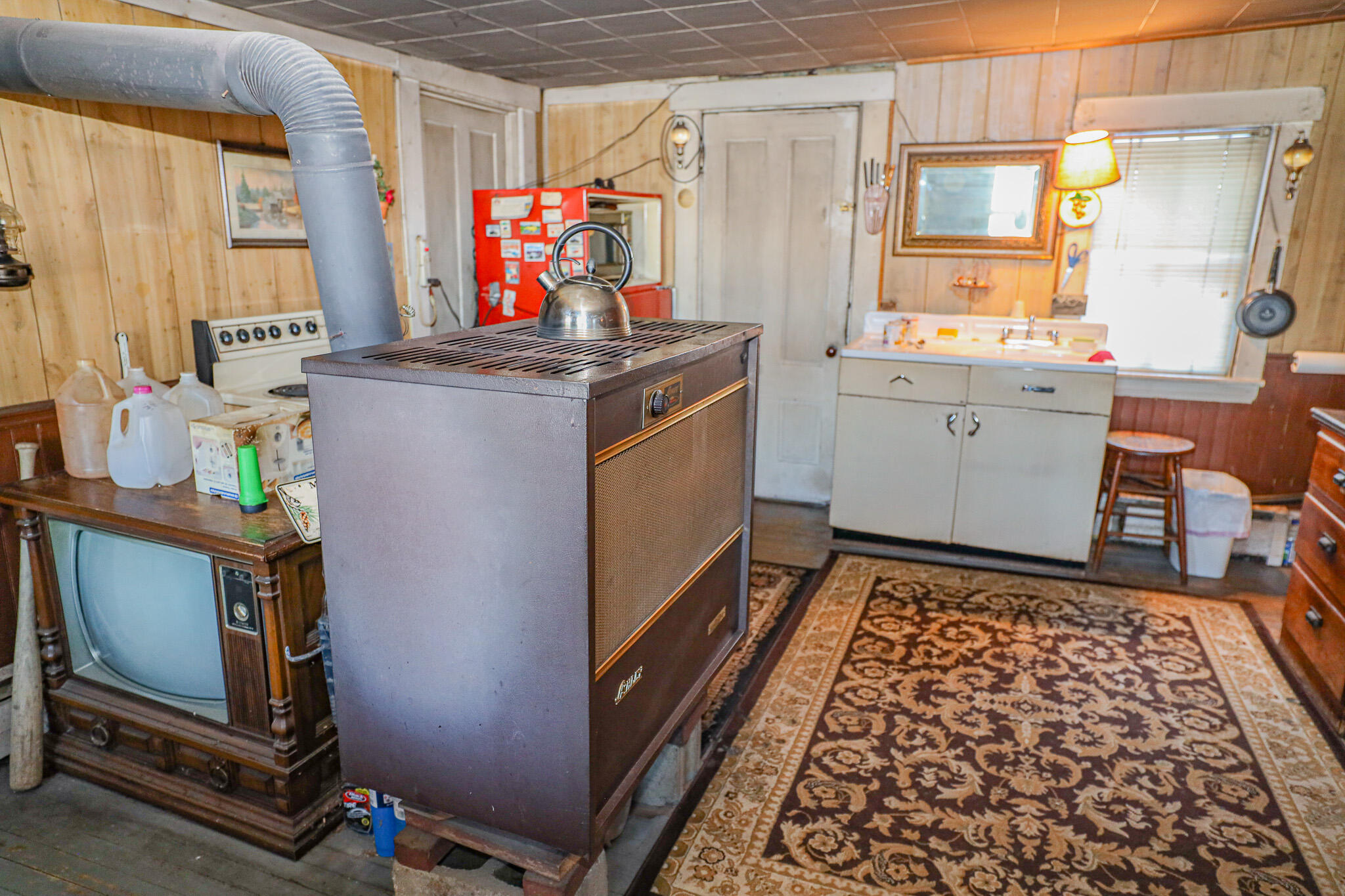 19 Knox Road, Peru, ME, 04290