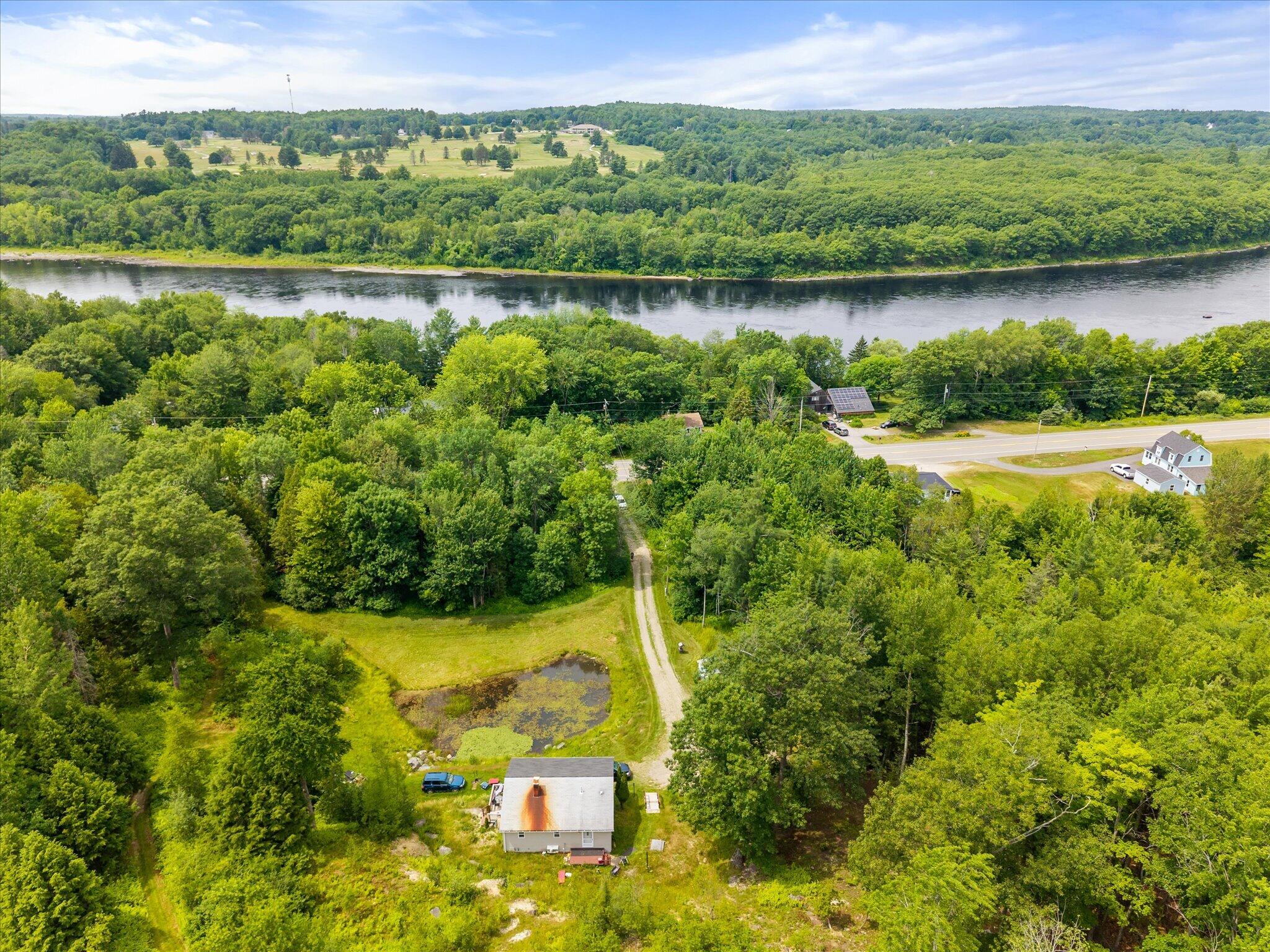 543 Riverside Dr