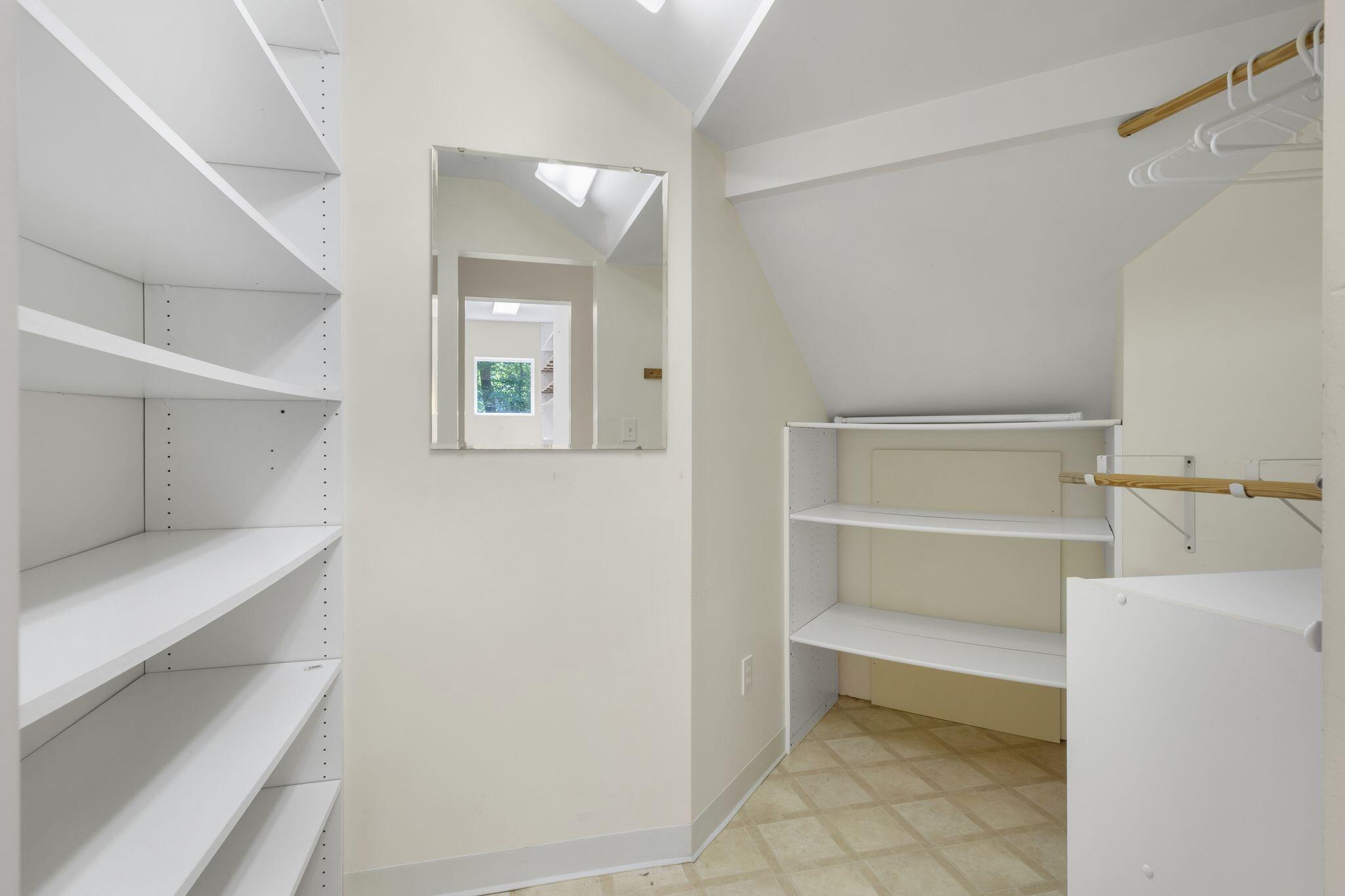 Closet 2