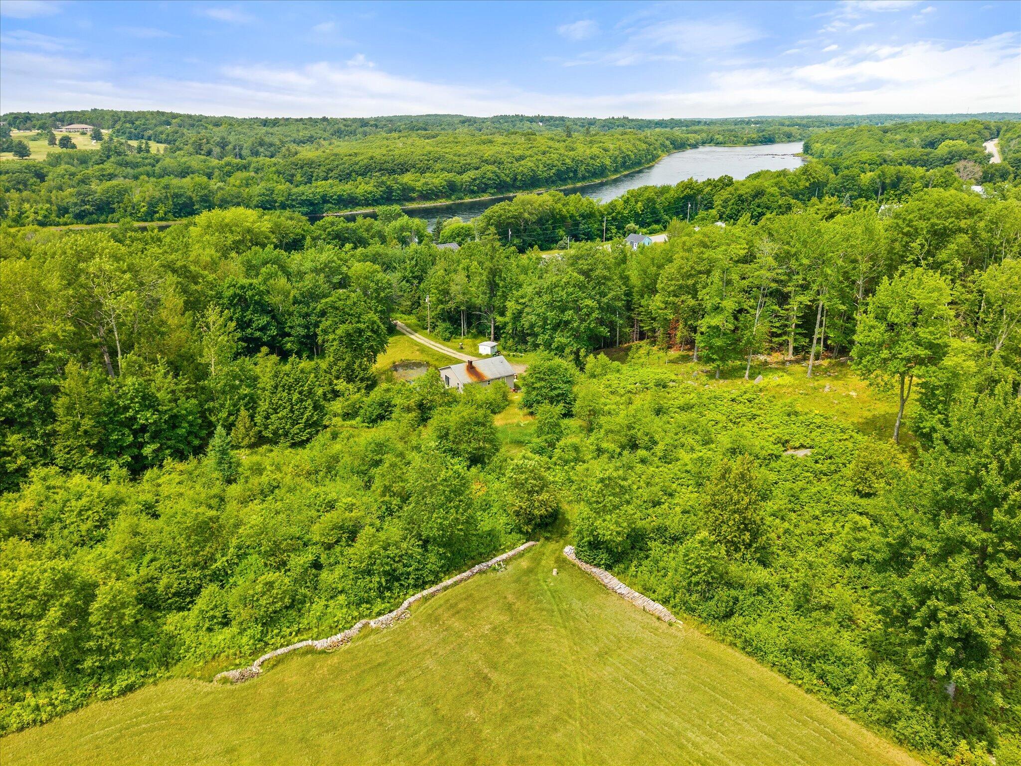 543 Riverside Dr