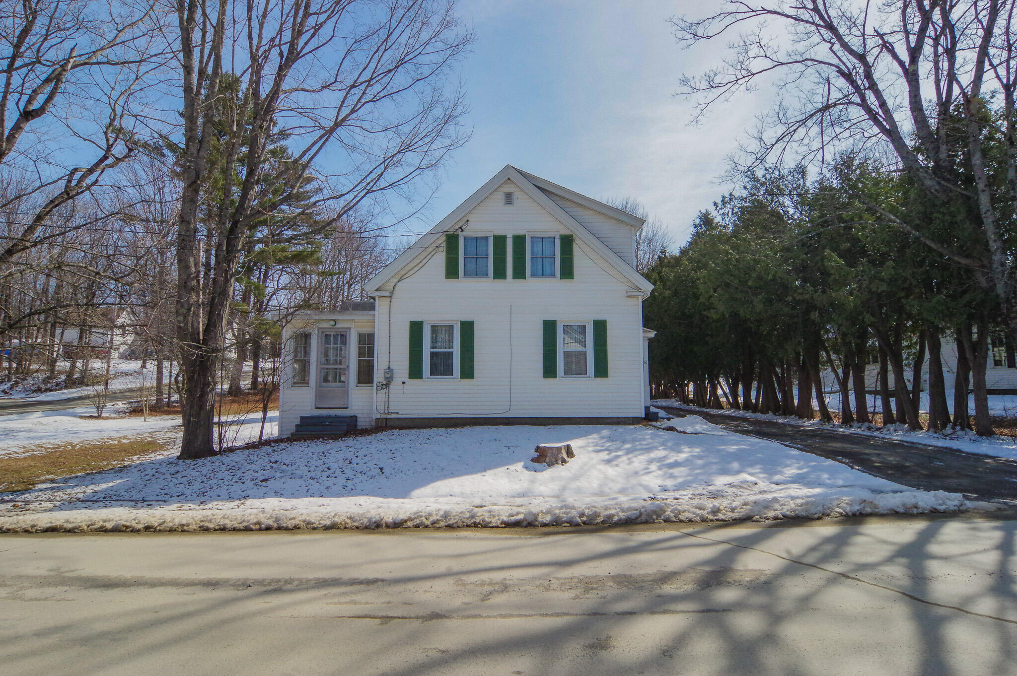 61 Pleasant Street, Dexter, ME, 04930