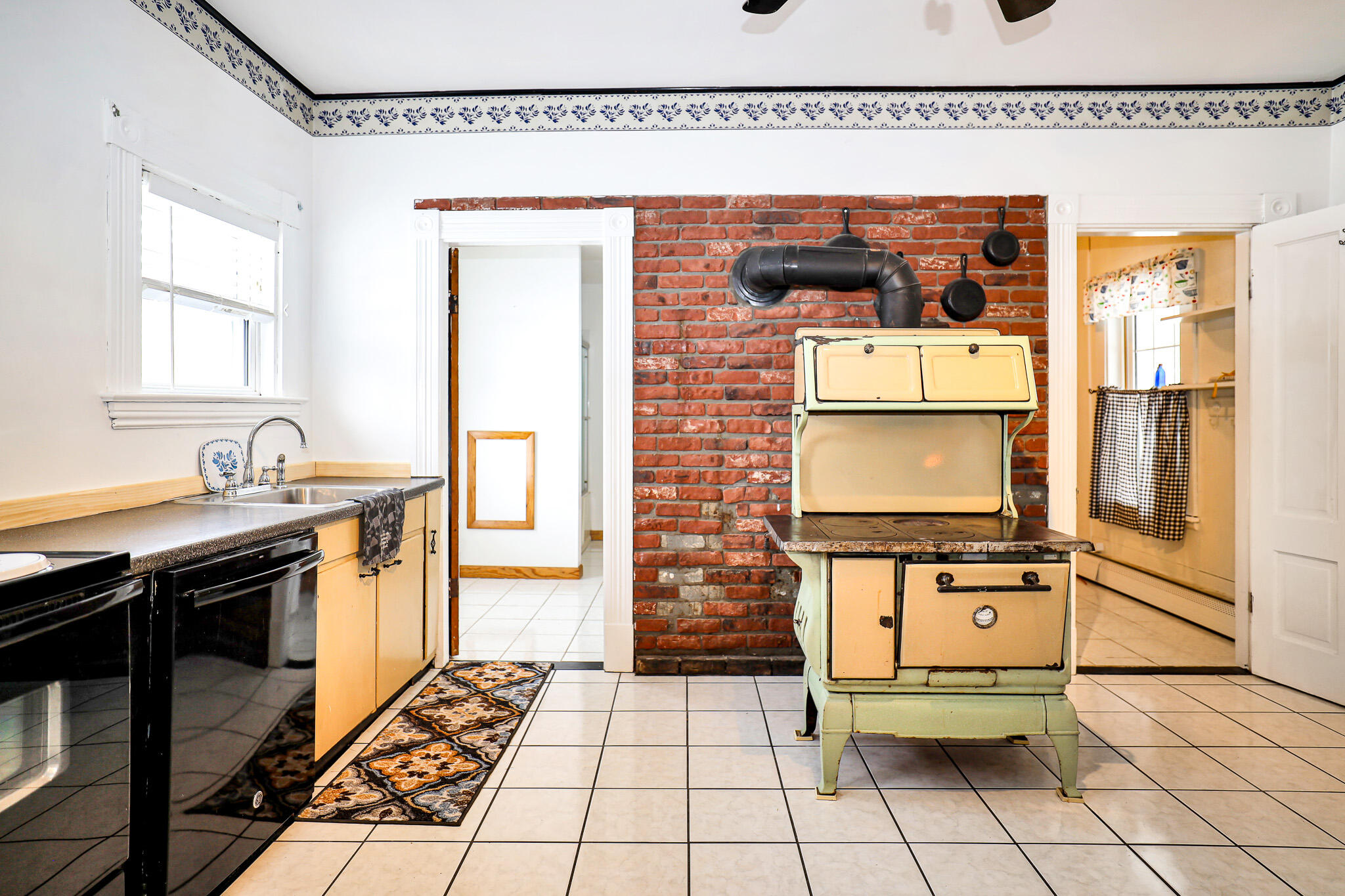 40 Pine Street, Dixfield, ME, 04224