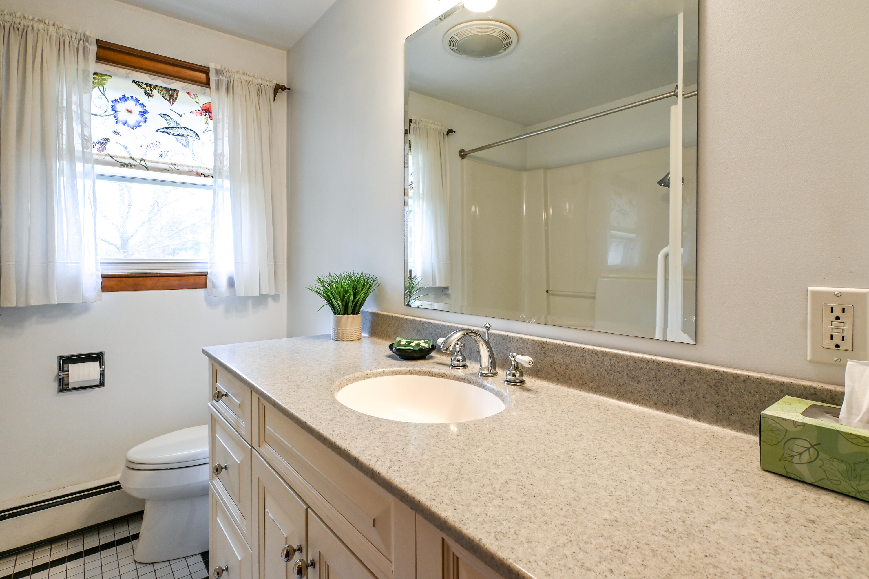 31 Vernon Road, Cape Elizabeth, ME, 04107