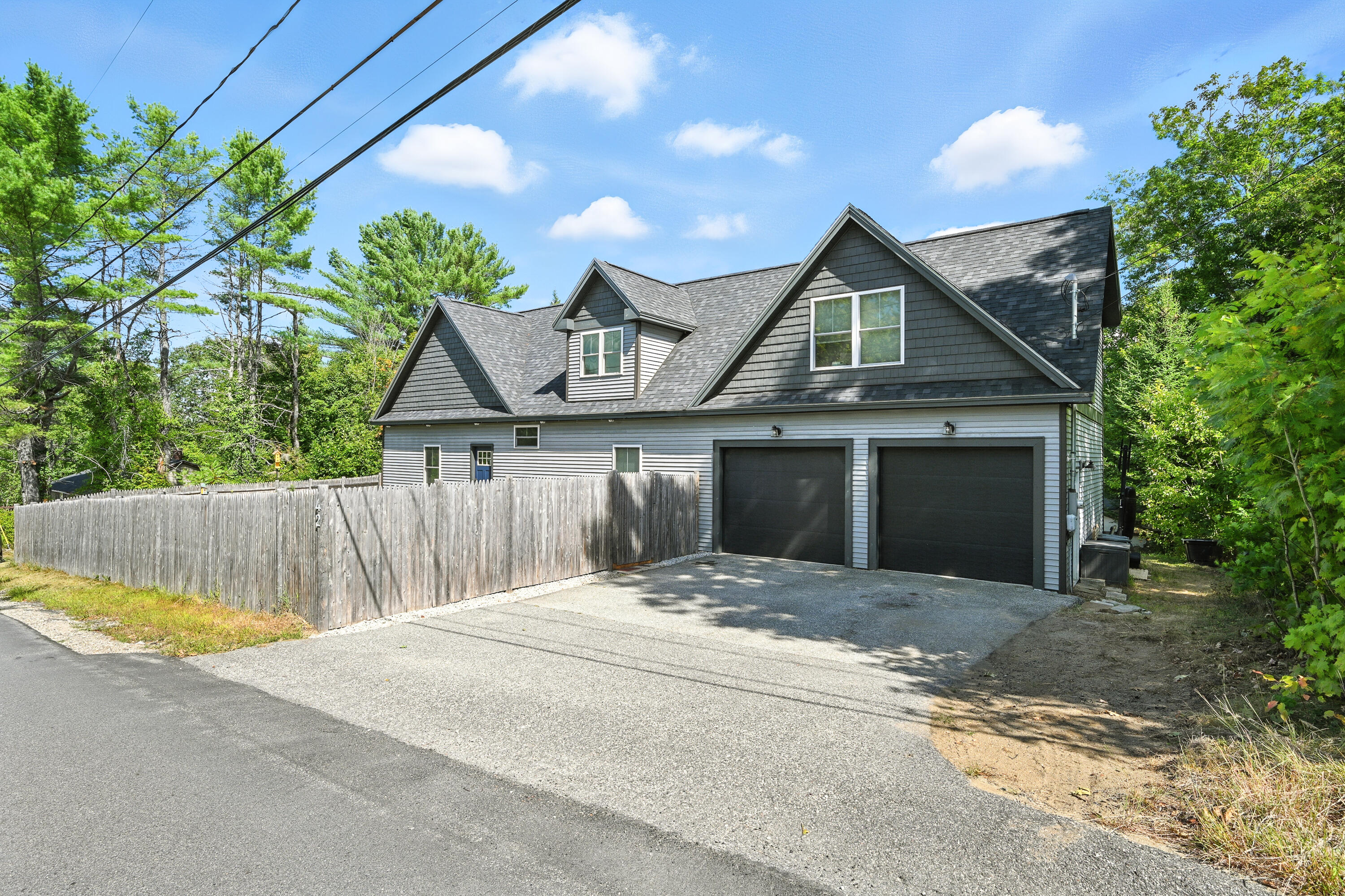 42 East Oxford Road, Paris, ME, 04281