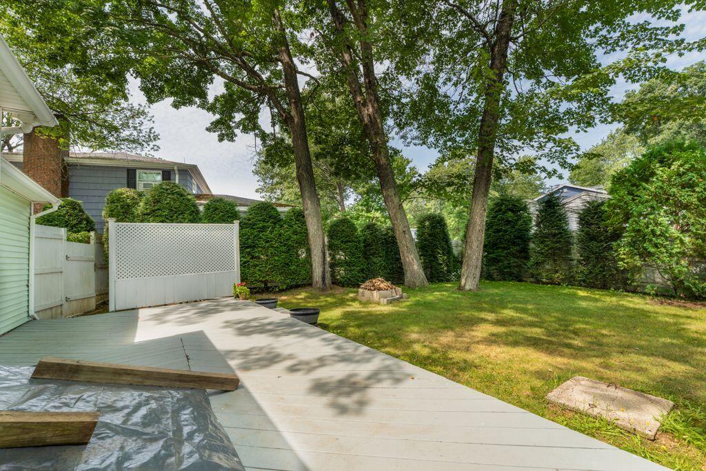 2 Forest Drive, Topsham, ME 04086 zNkS296-2 Forest Deck 2