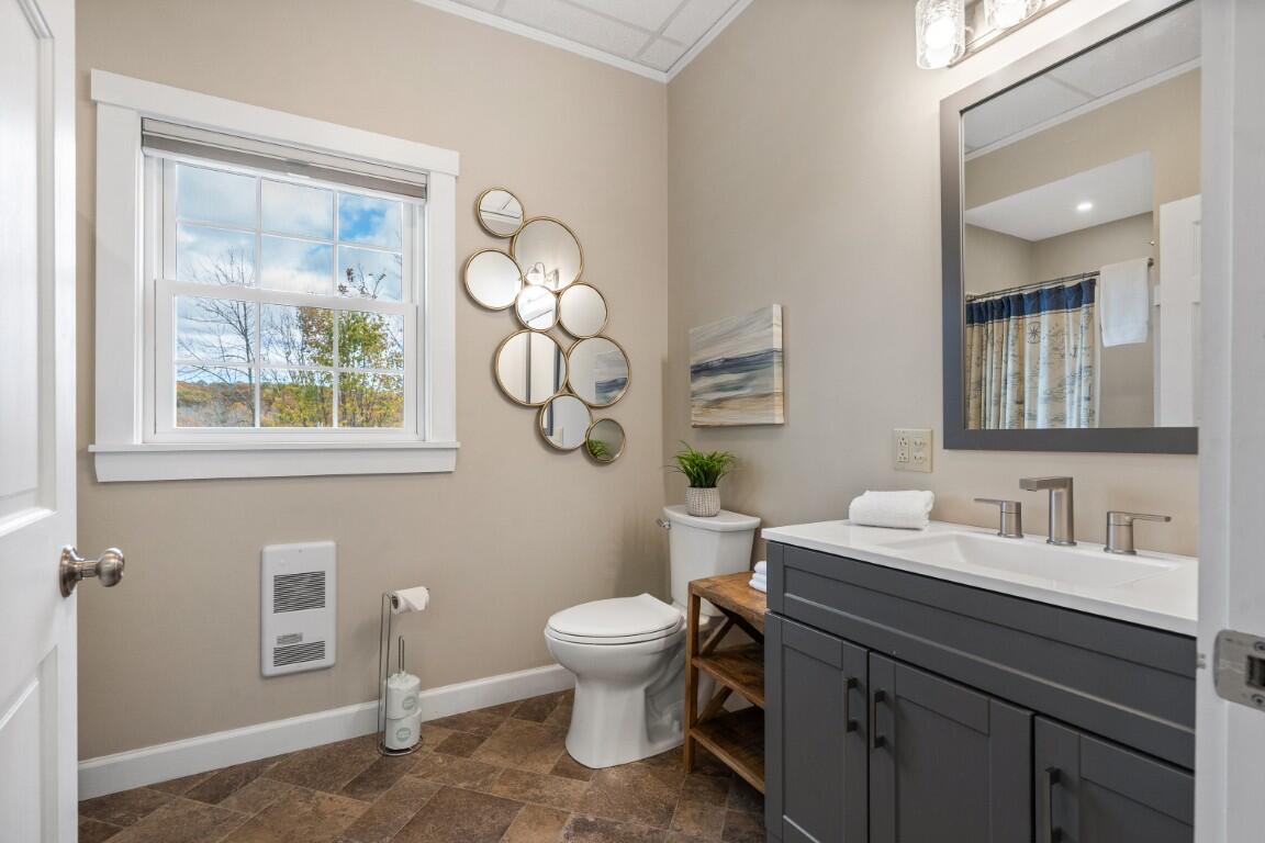 43 Oak Street, Boothbay Harbor, ME, 04538