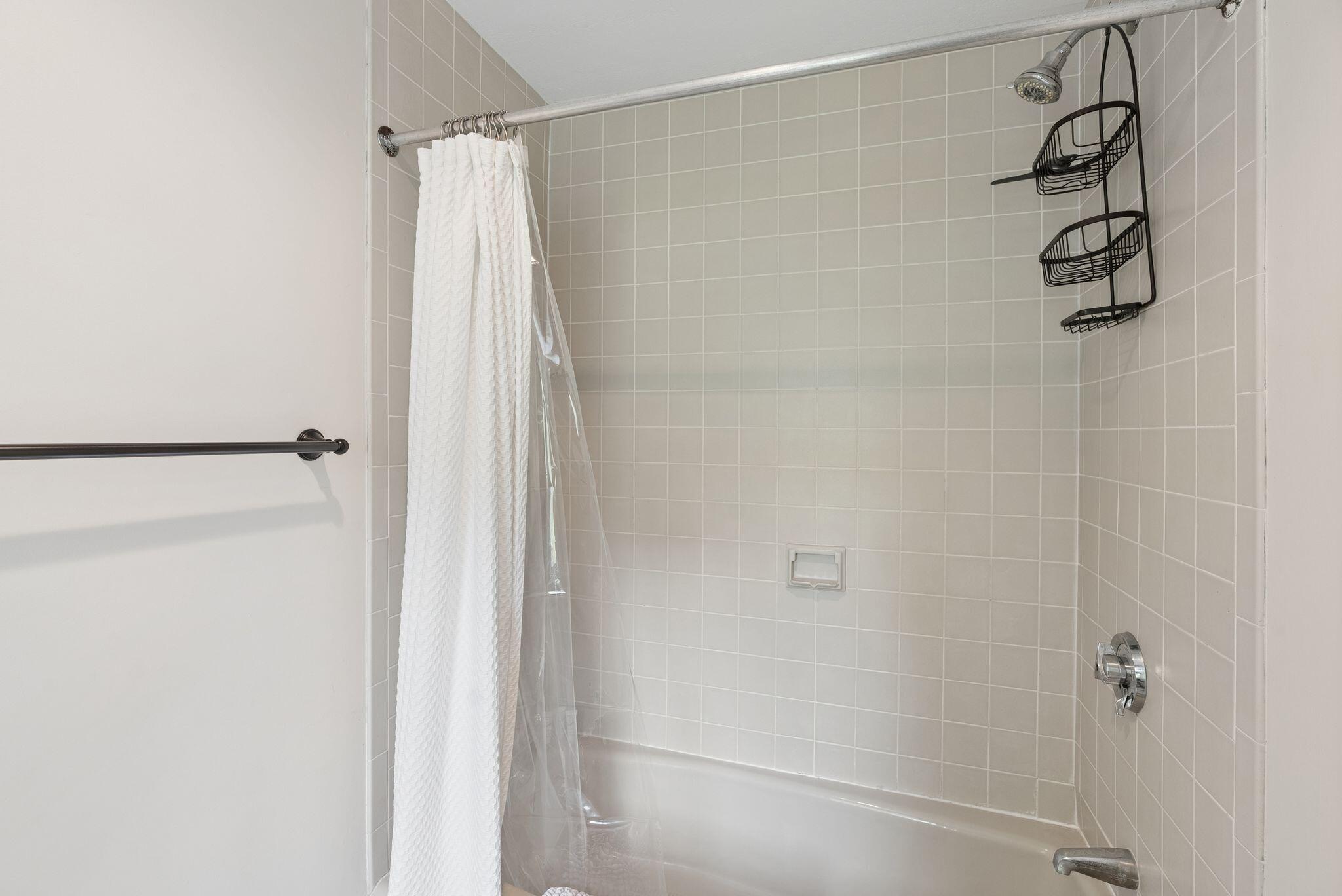 8 Woodland Avenue, #3, Kennebunk, ME 04043 41_DSC09081