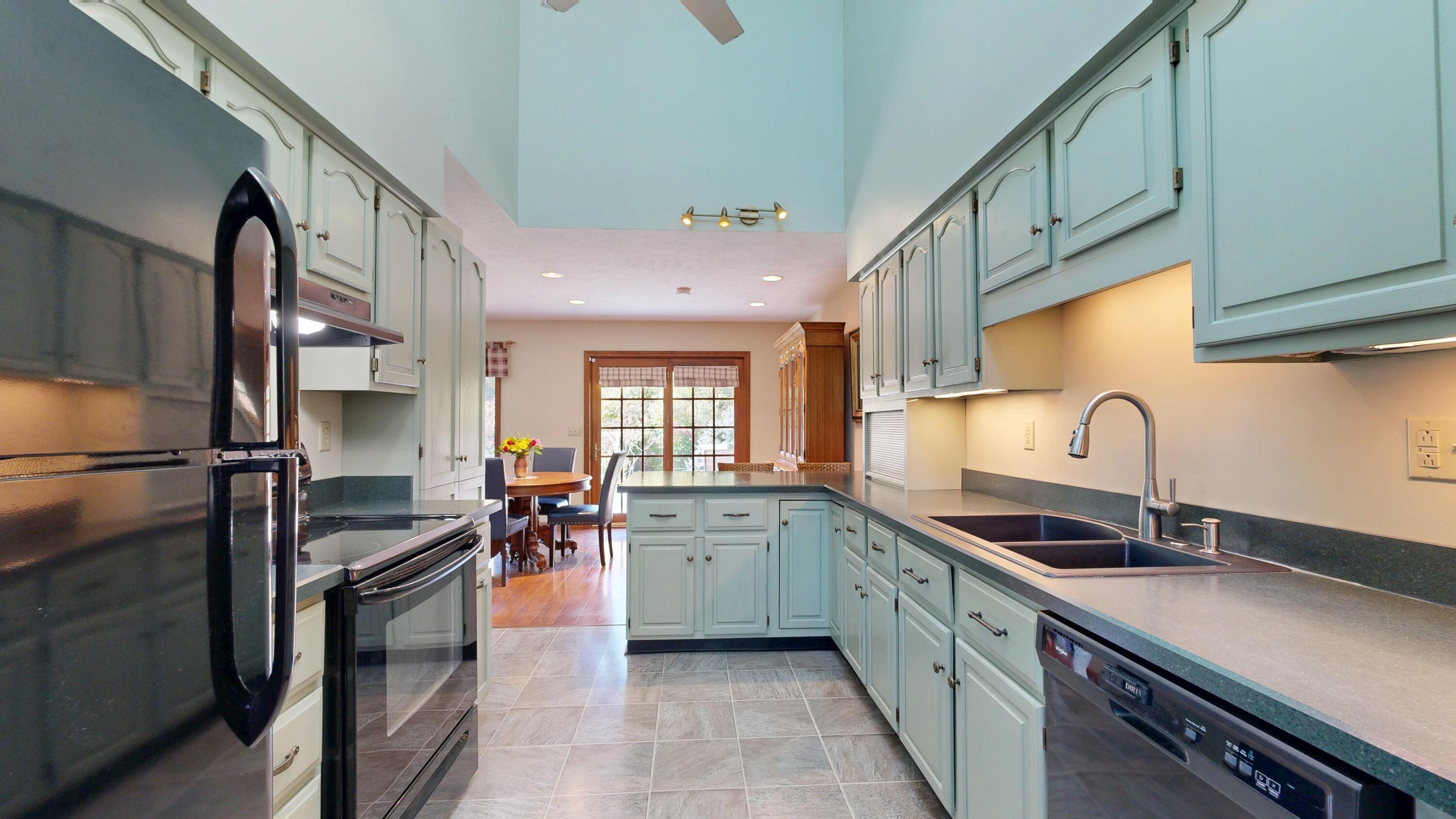 12 Hartford Street, Lewiston, ME, 04240