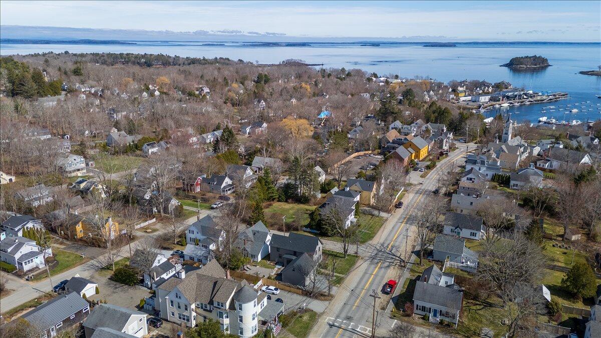 17 Mountain Street, Camden, ME, 04843