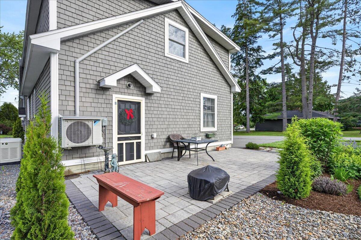 279 W Broadway, Bangor, ME 04401 58-297 W. Broadway-20