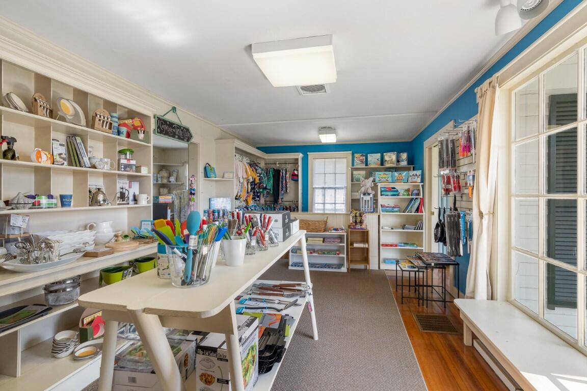 34 Townsend Avenue, Boothbay Harbor, ME, 04538