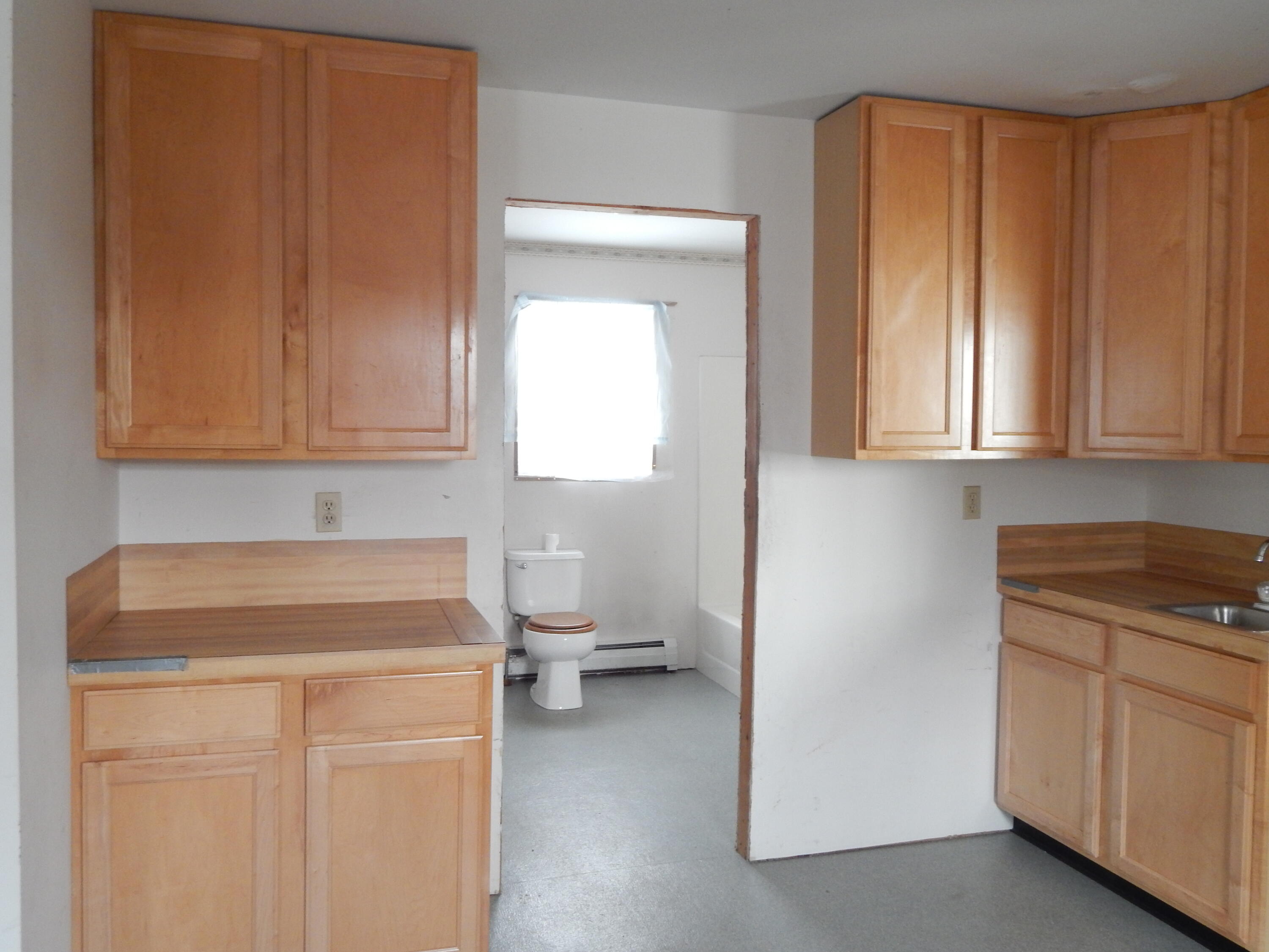 19 Park Street, Paris, ME, 04281