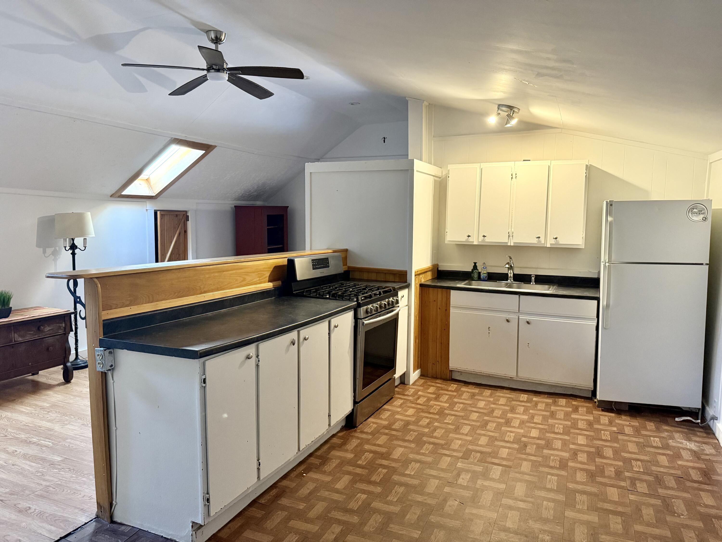 54 W Main Street, Vinalhaven, ME, 04863