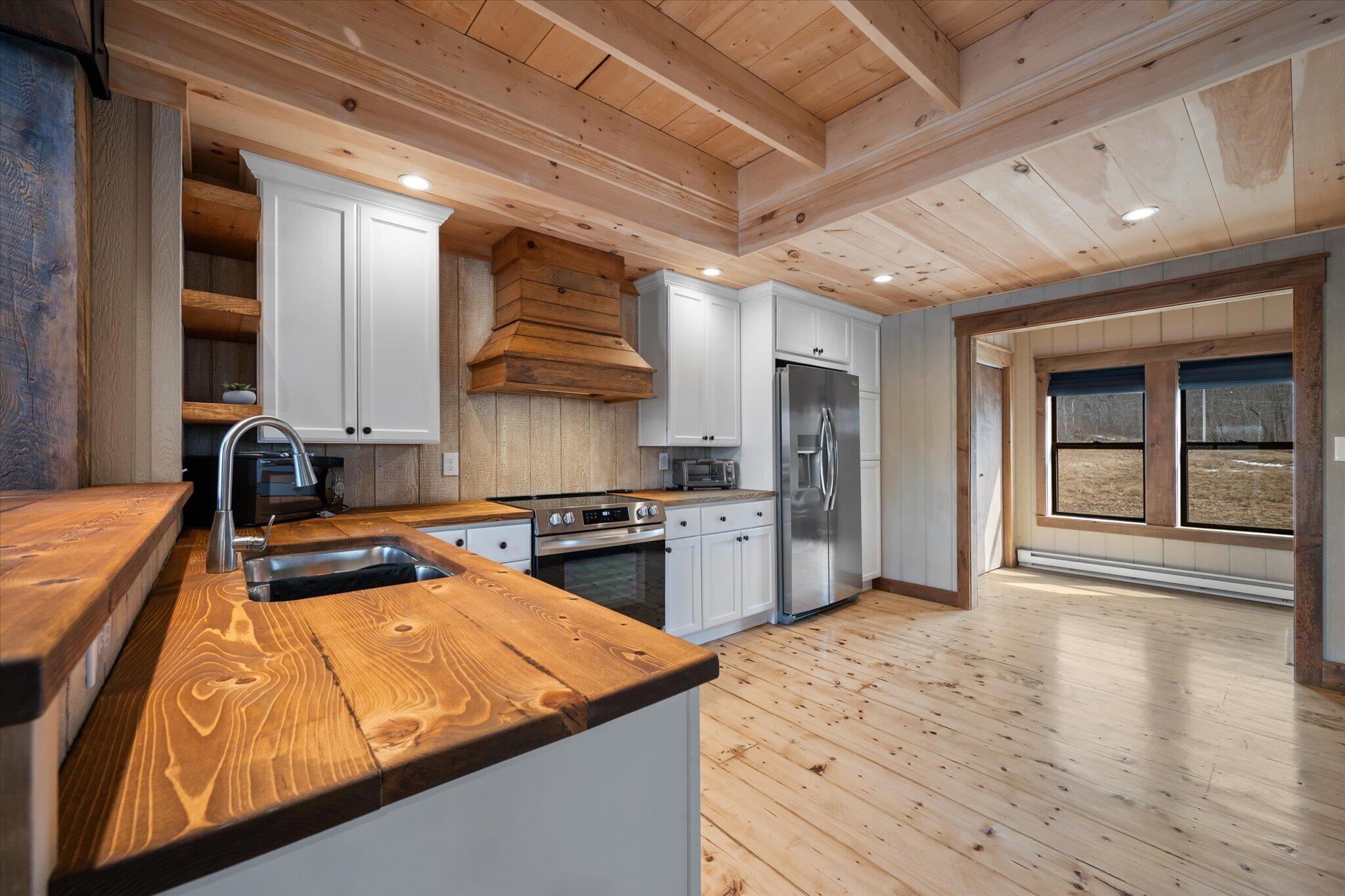 17 Hopkins Lane, Verona Island, ME, 04416