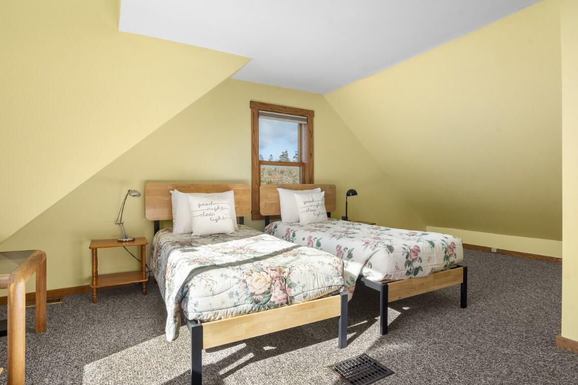 22 Gray Road, Southport, ME, 04576