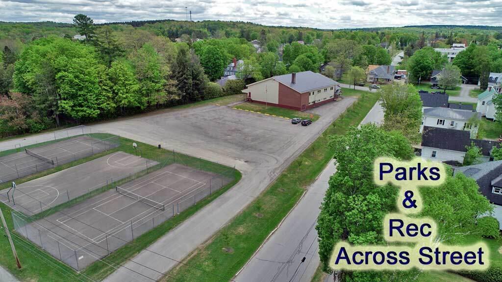 33 Pleasant Street, Houlton, ME, 04730