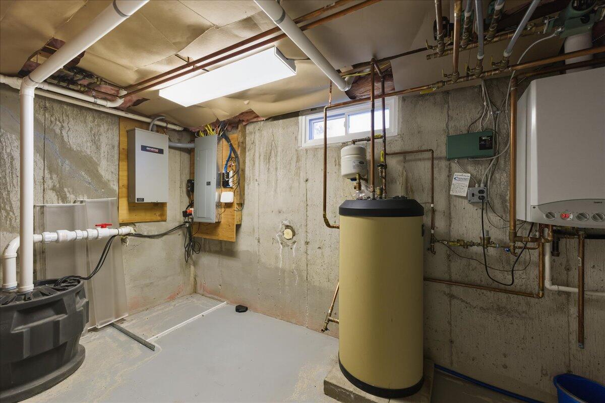 79 Perkins Street, Castine, ME, 04421