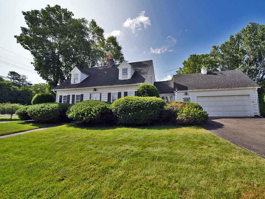 33 Pleasant Street, Houlton, ME, 04730