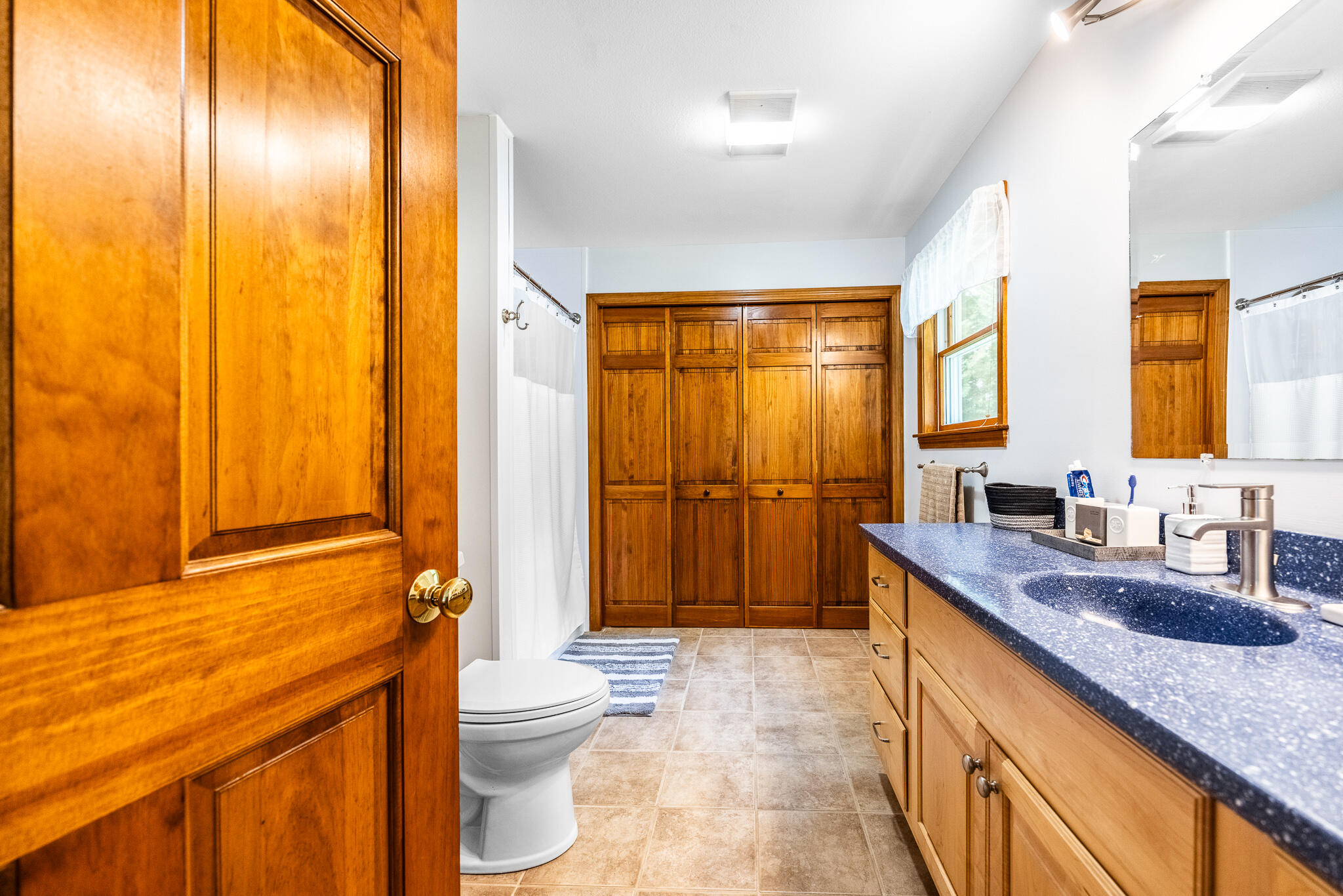 Room 2 Bath
