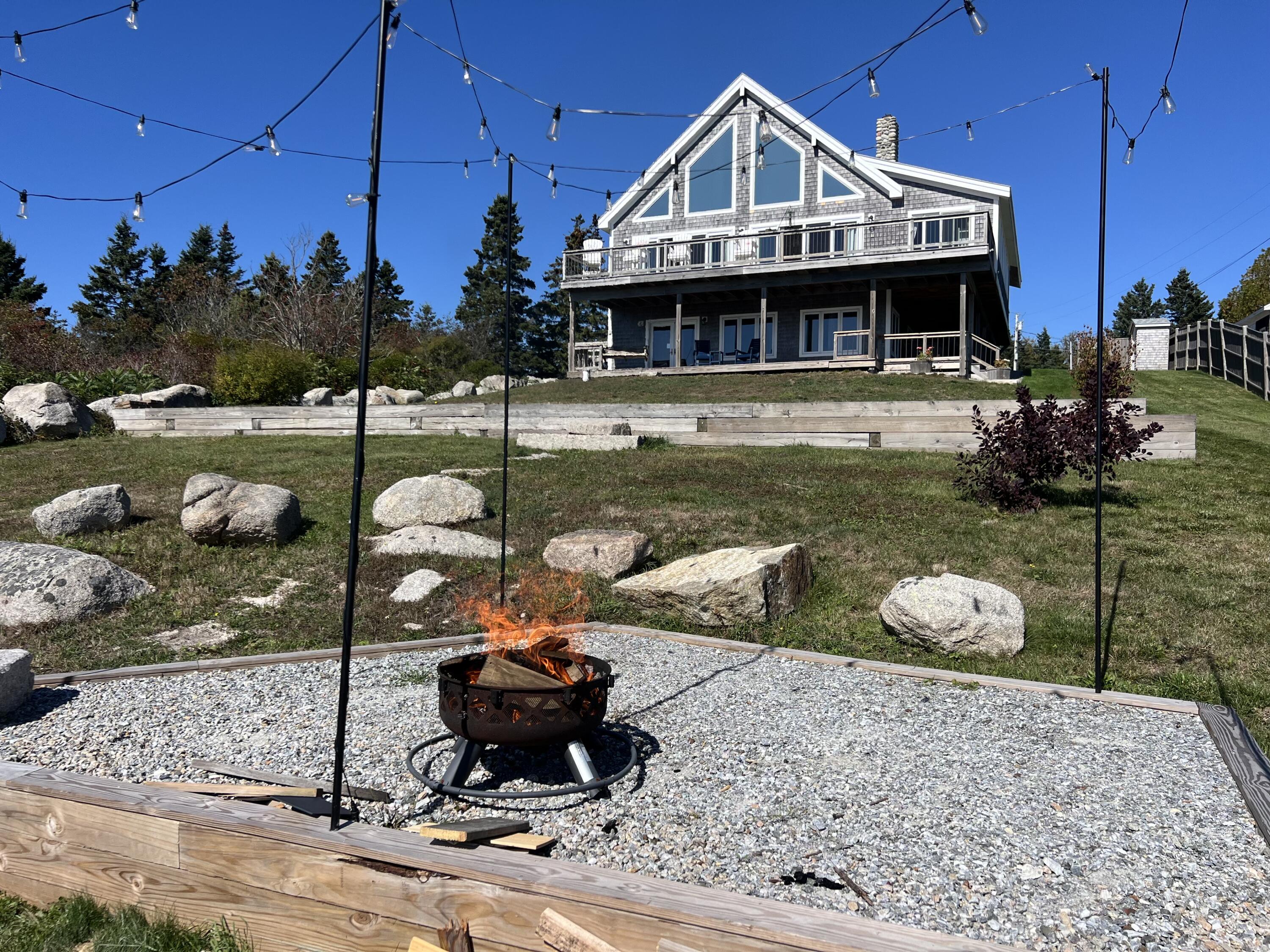 28 City Point Road, Vinalhaven, ME, 04863