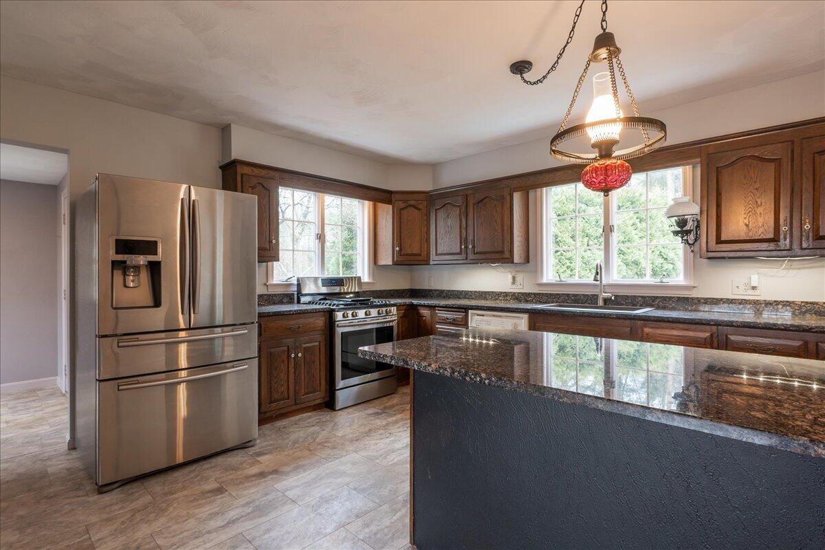 200 Mistic Avenue, Rockport, ME, 04856