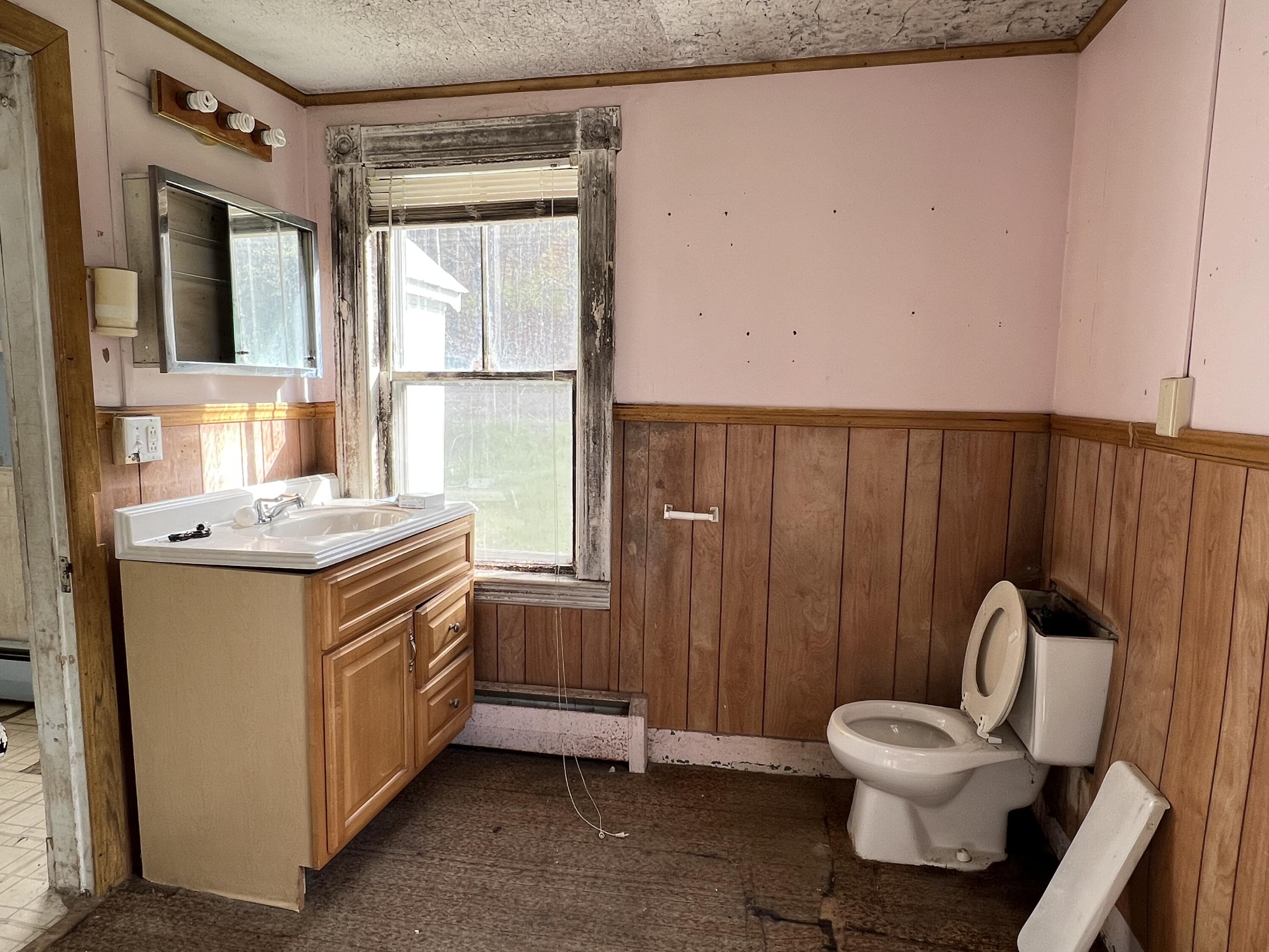 26 S Railroad Street, Roxbury, ME, 04275