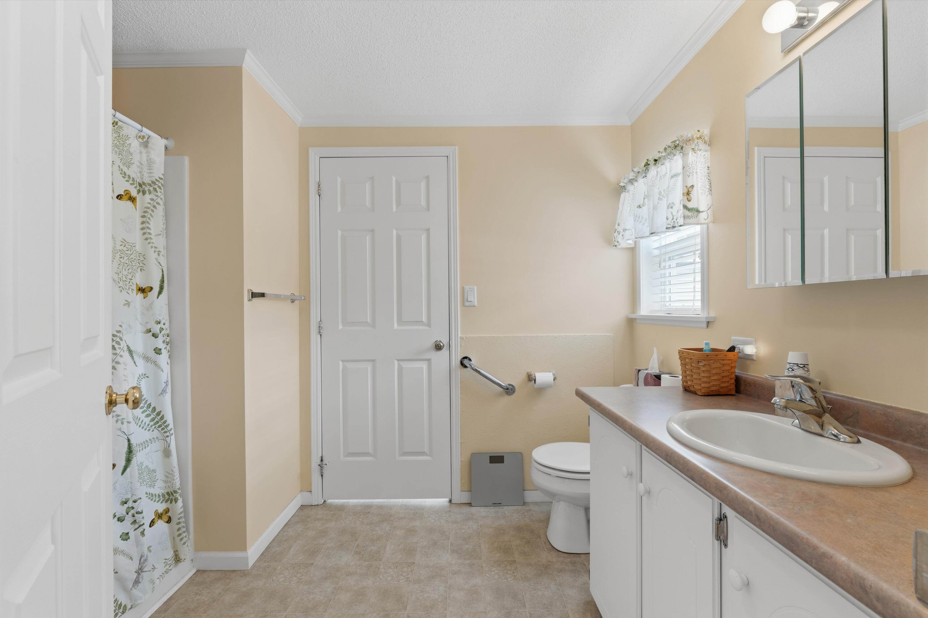 4 Arundel Avenue, Lisbon, ME, 04250