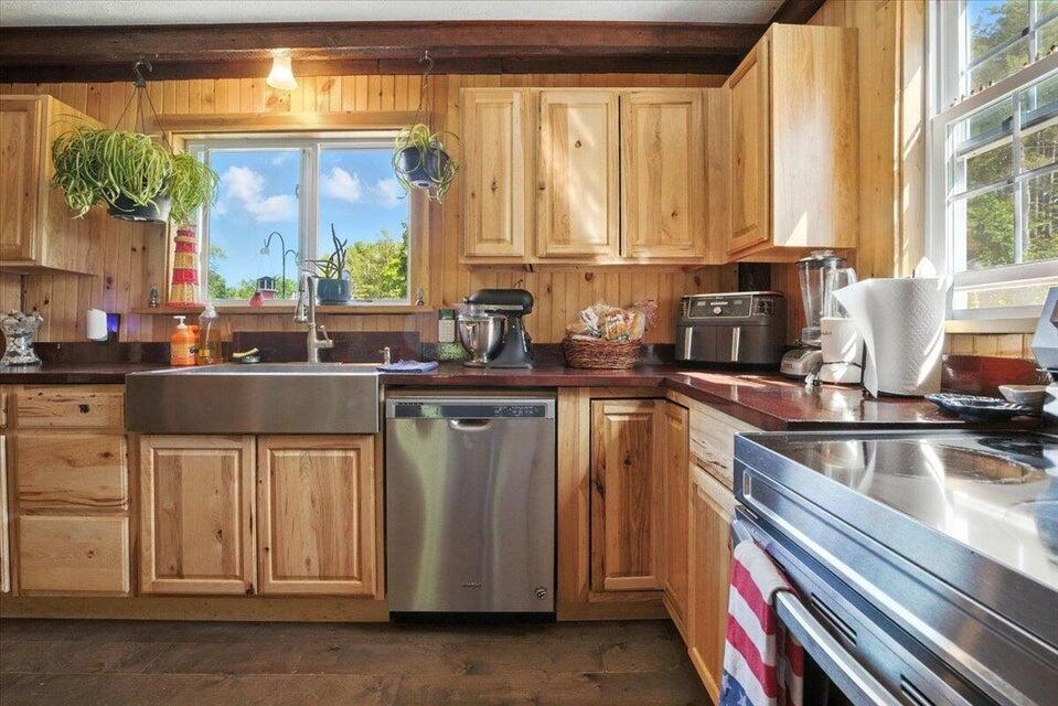 817 Riverside Drive, Augusta, ME, 04330