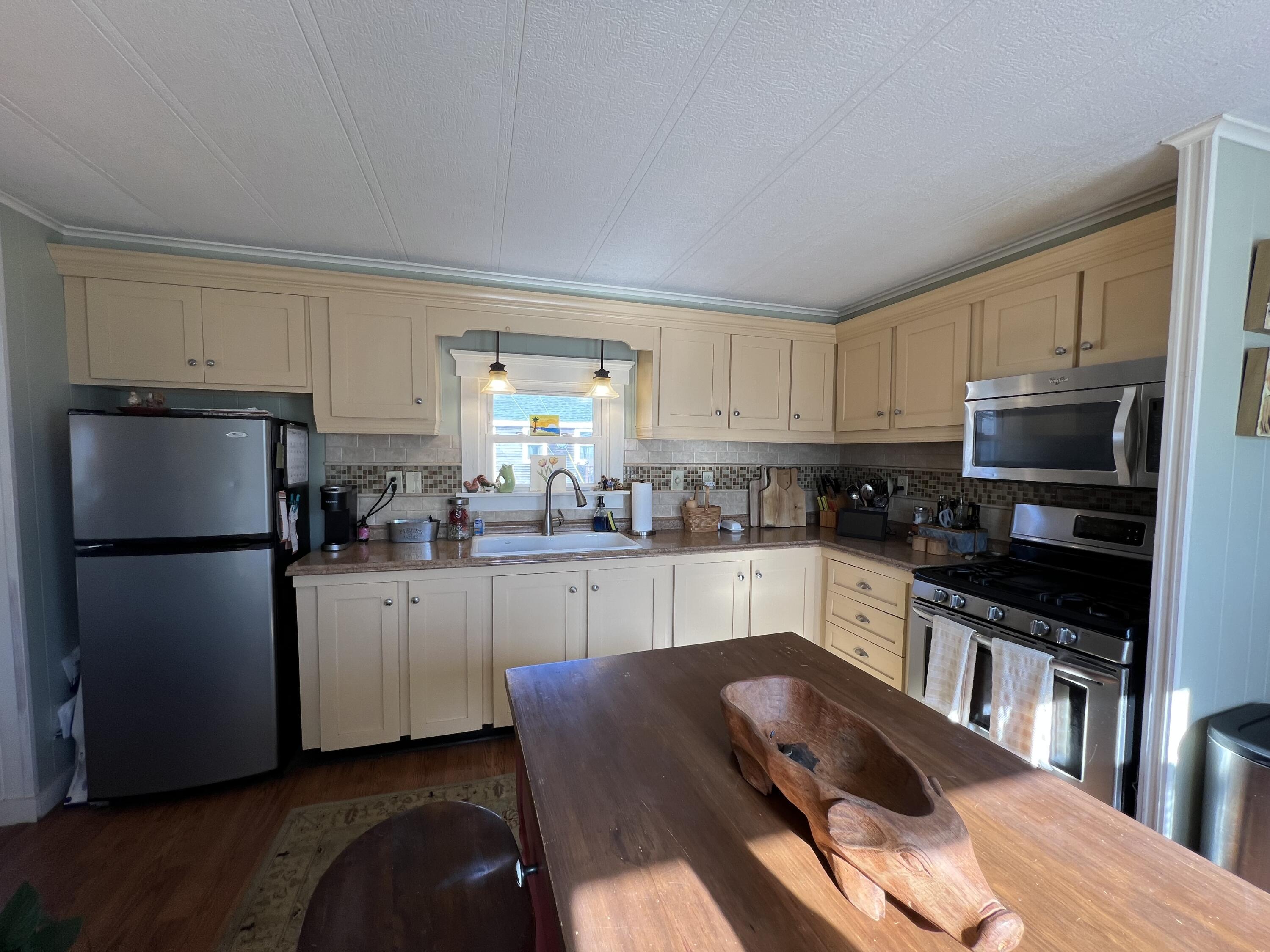 15 Marks Lane, Rockland, ME, 04841