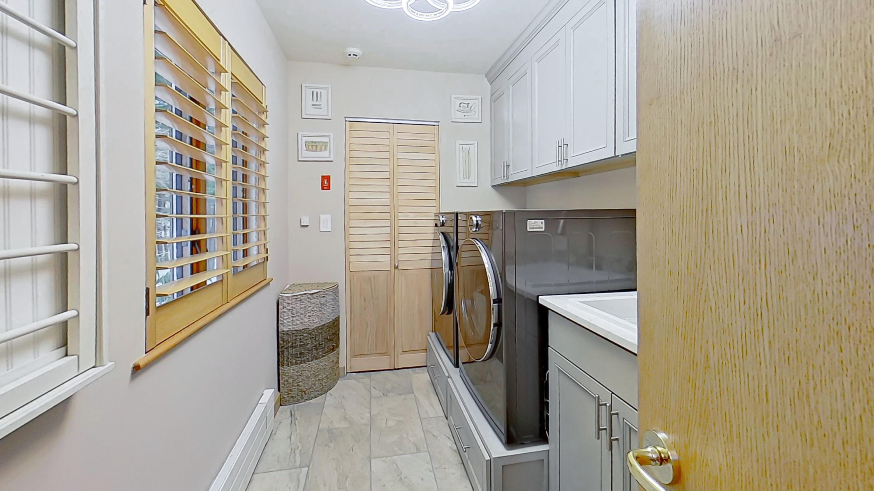 291 Molyneaux Road, Camden, ME, 04843