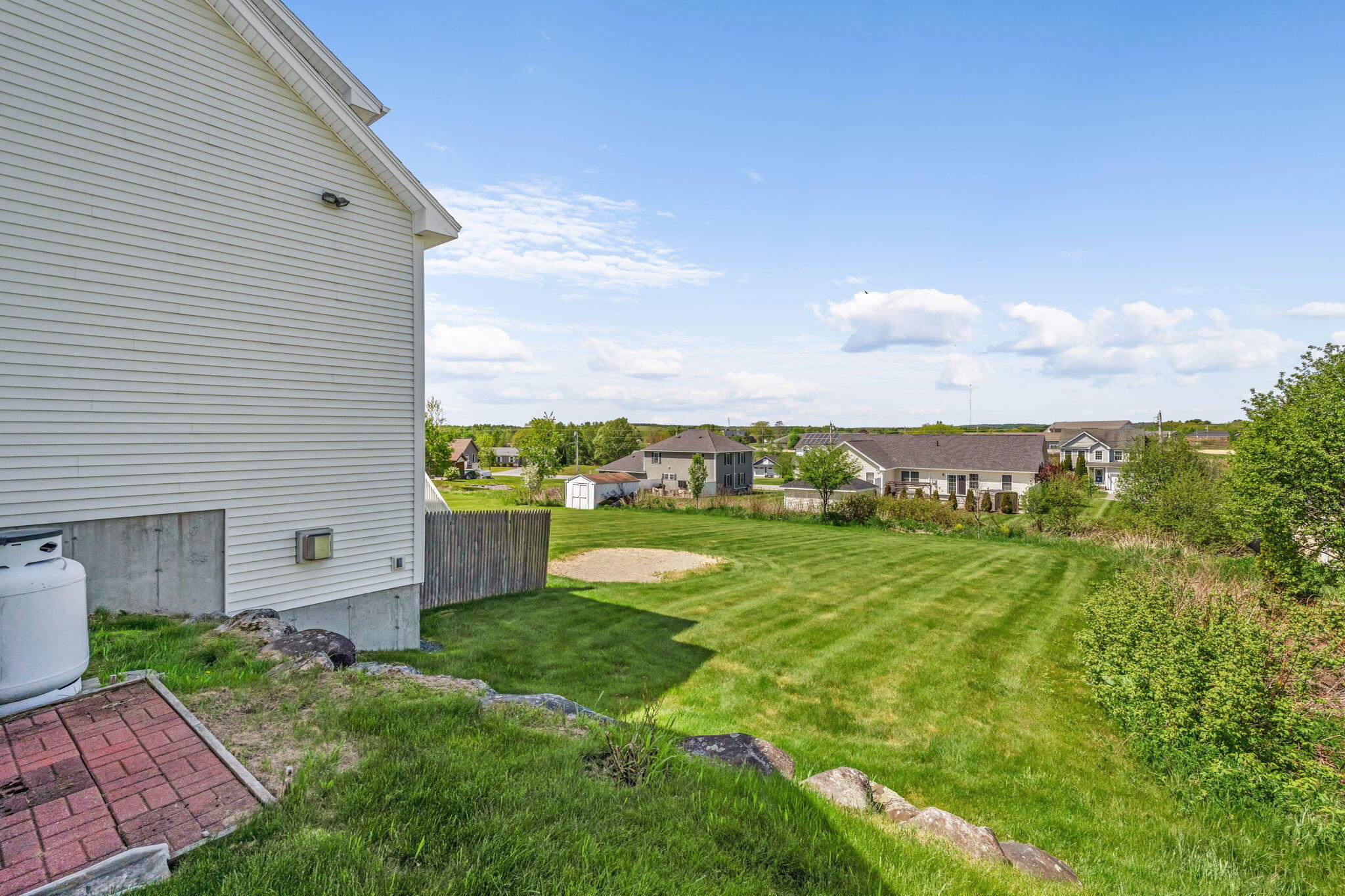 79-web-or-mls-40-hillview-dr