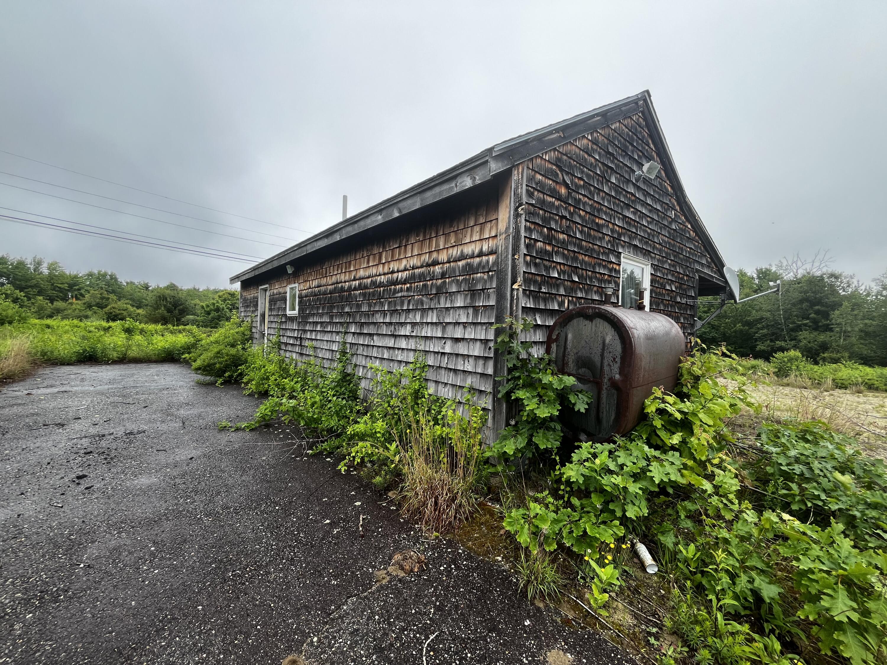 Undisclosed Address, Lyman, ME, 04002